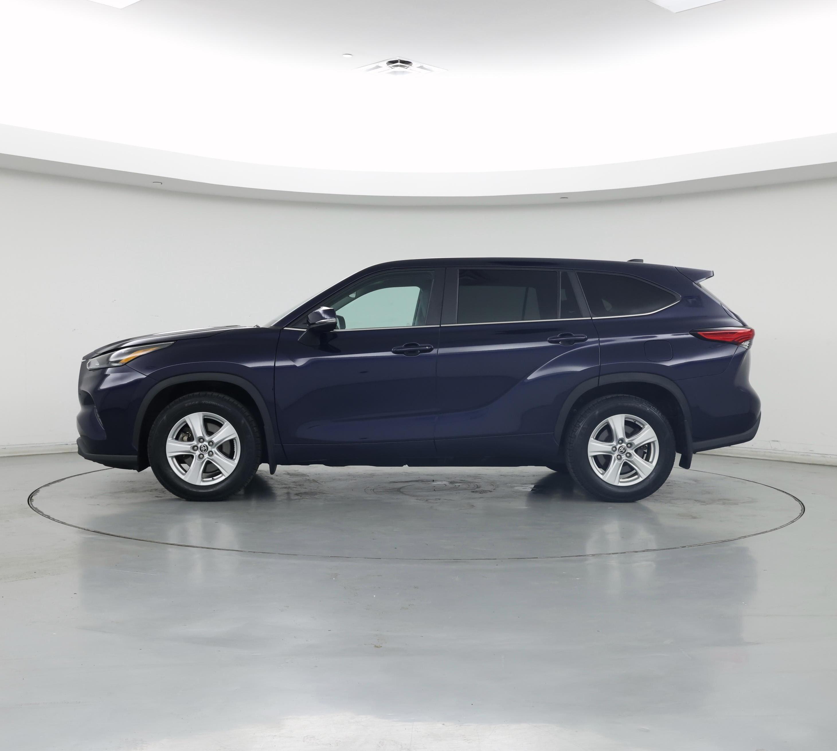 Thumbnail: 2023 Toyota Highlander - 3