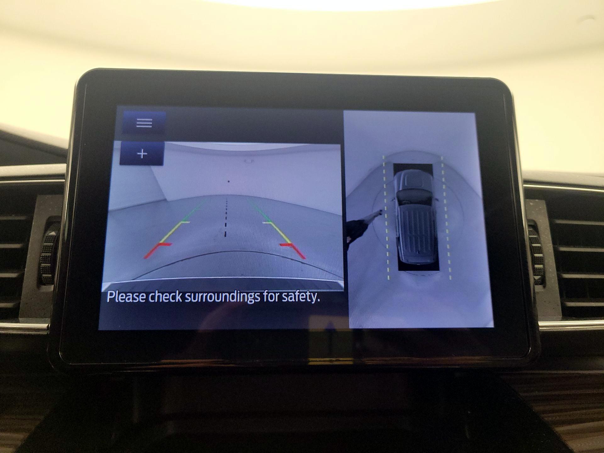 Thumbnail: 2022 Ford Explorer - 15