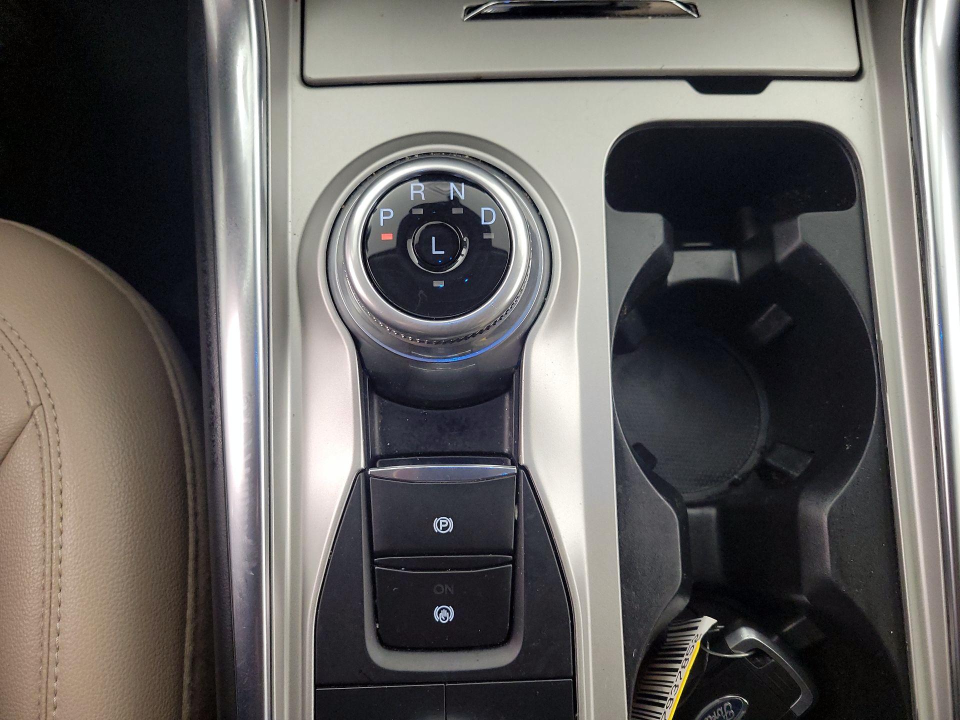 Thumbnail: 2022 Ford Explorer - 18