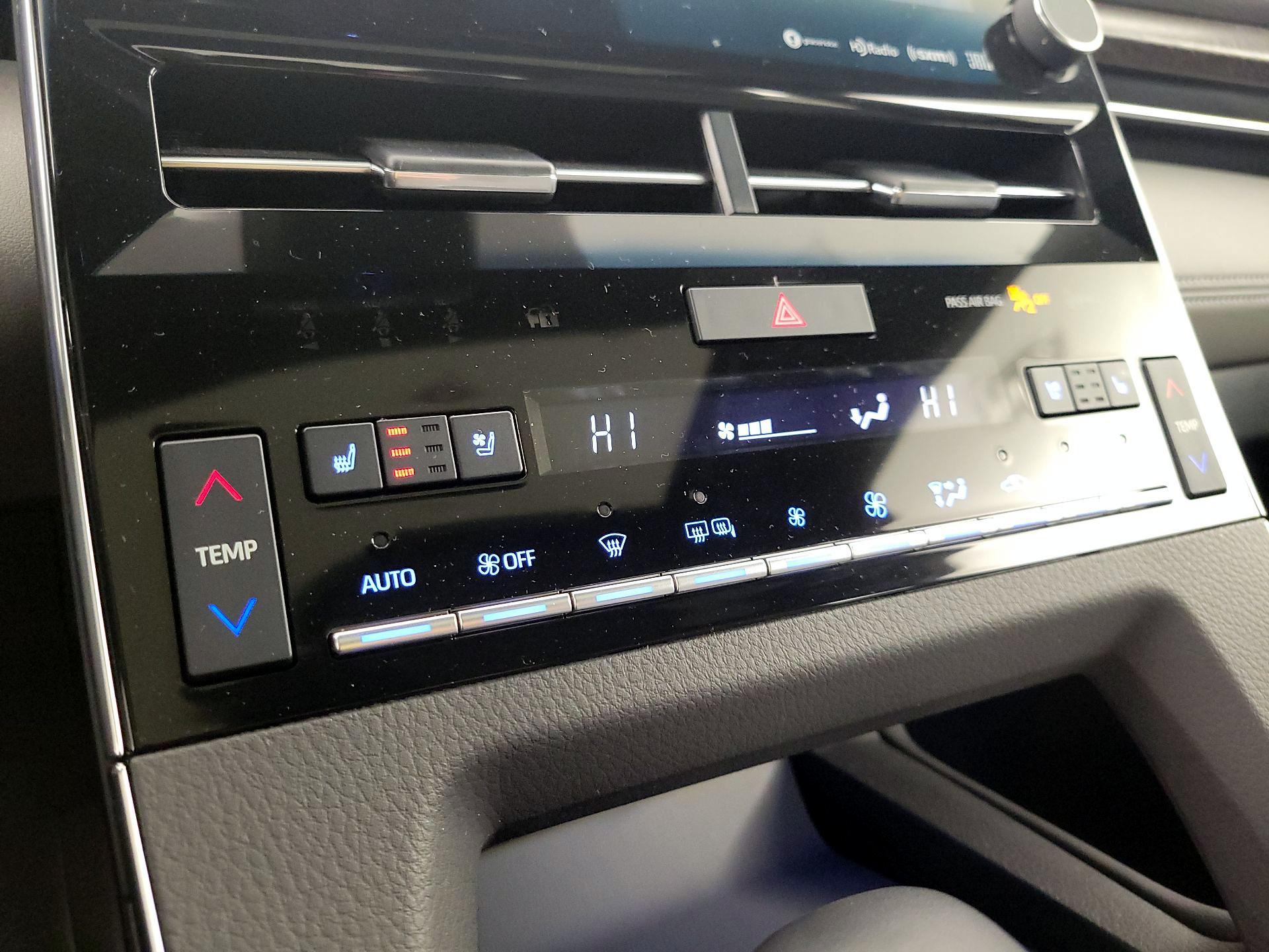 Thumbnail: 2021 Toyota Avalon - 17