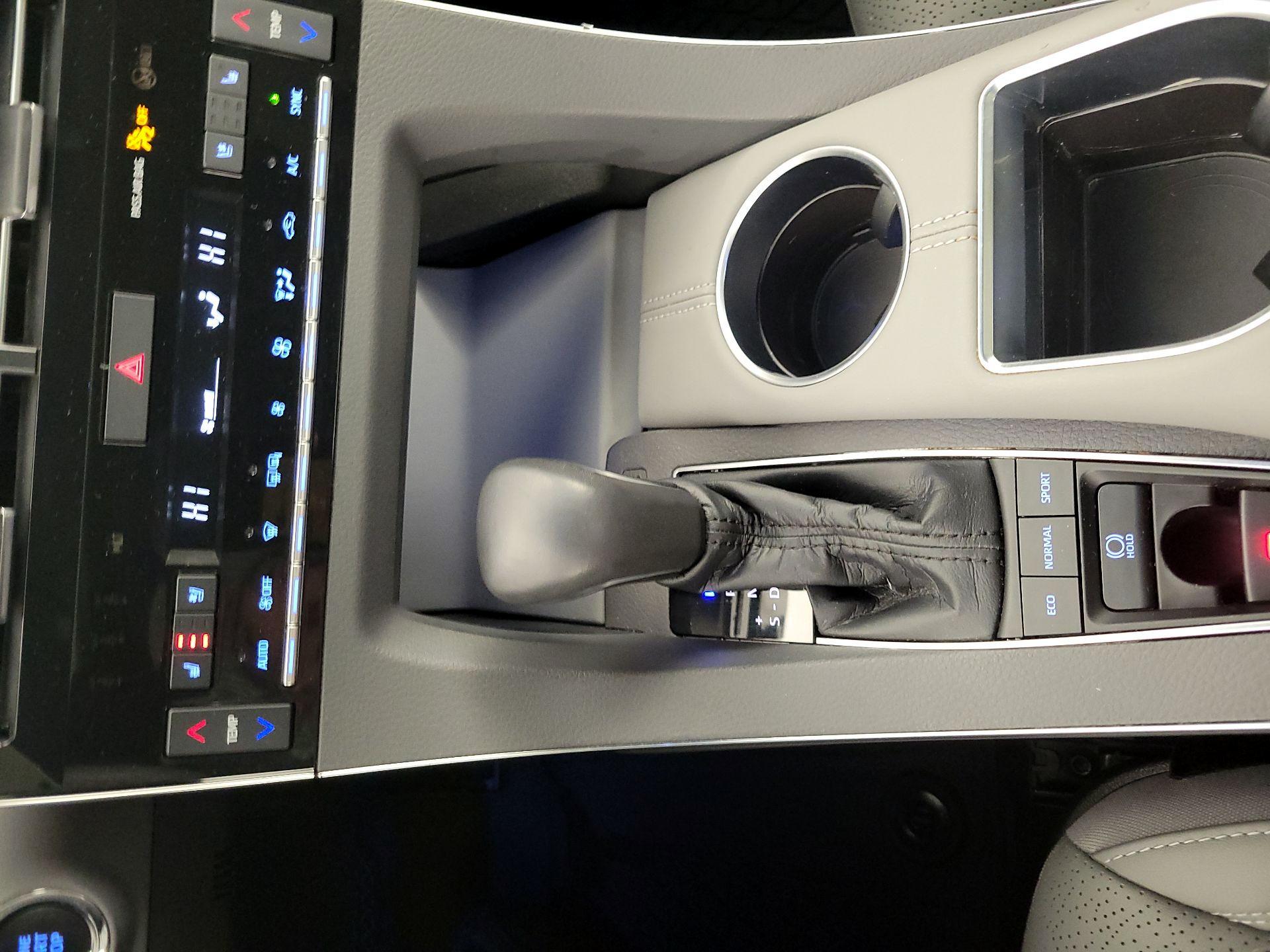 Thumbnail: 2021 Toyota Avalon - 18