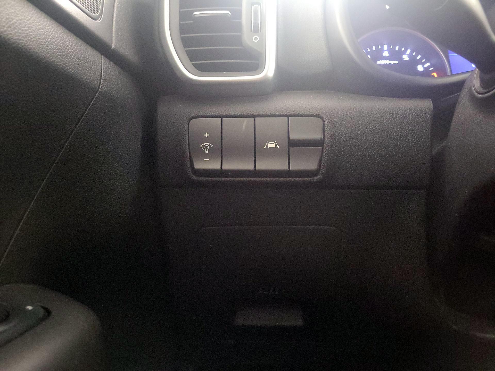 Thumbnail: 2020 Kia Sportage - 13