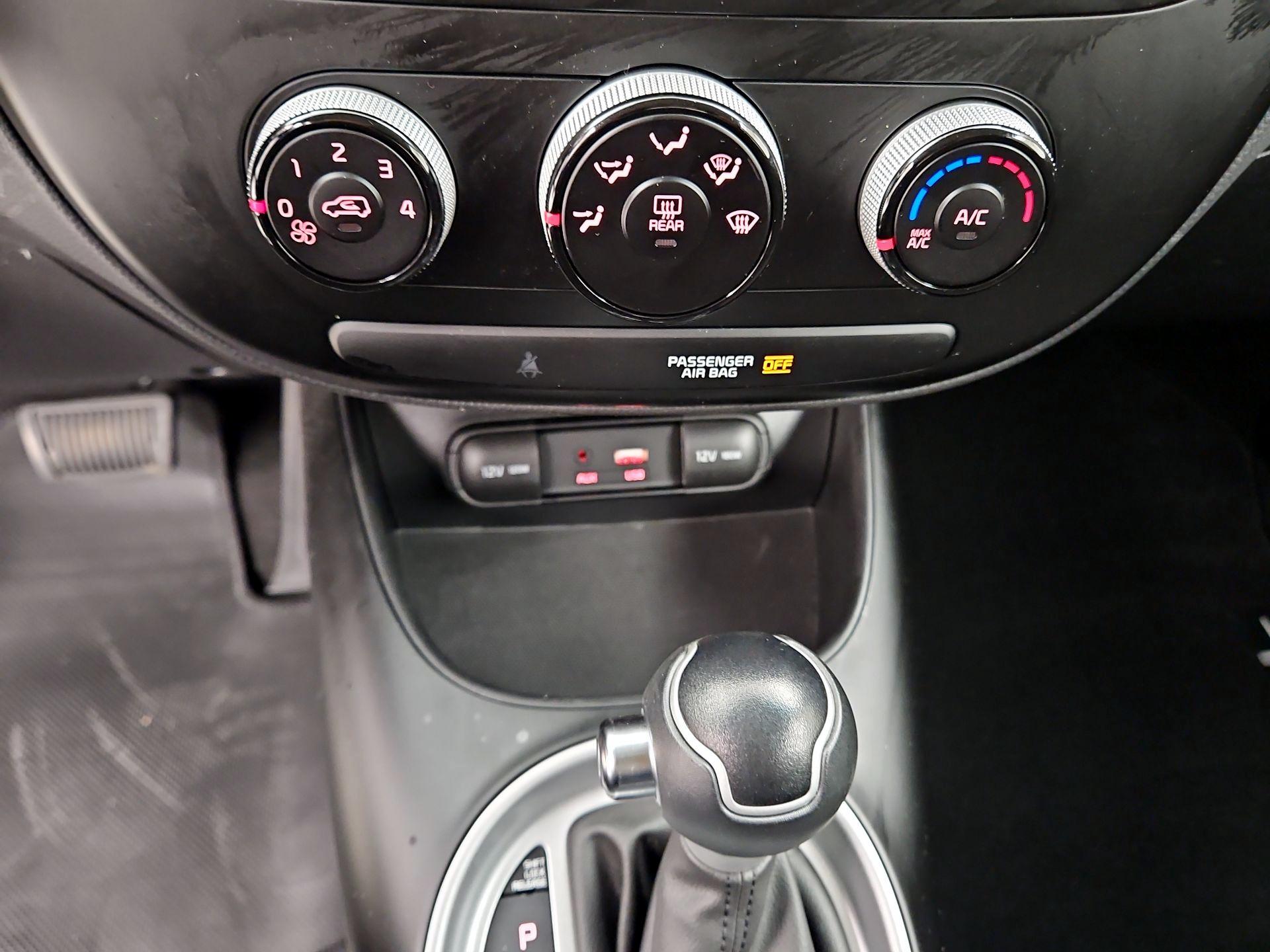 Thumbnail: 2017 Kia Soul - 15