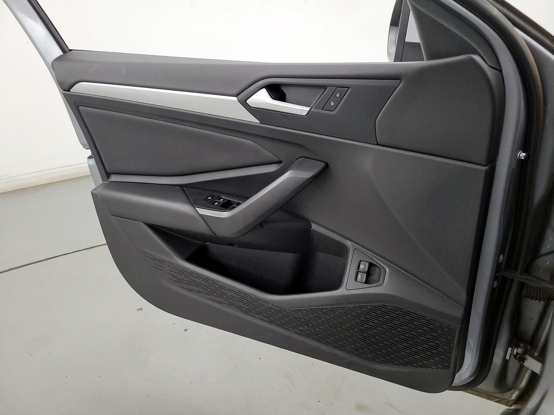 Thumbnail: 2021 Volkswagen Jetta - 12