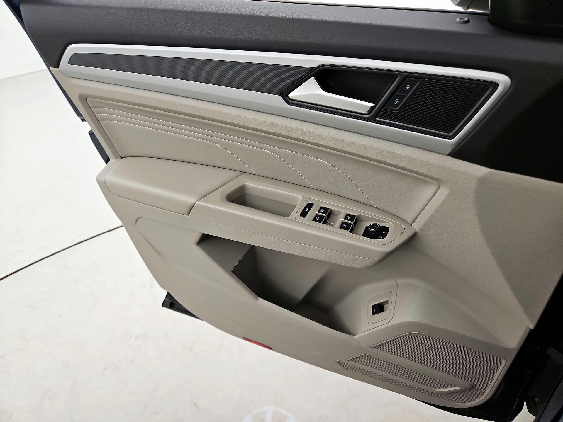 Thumbnail: 2022 Volkswagen Atlas - 12