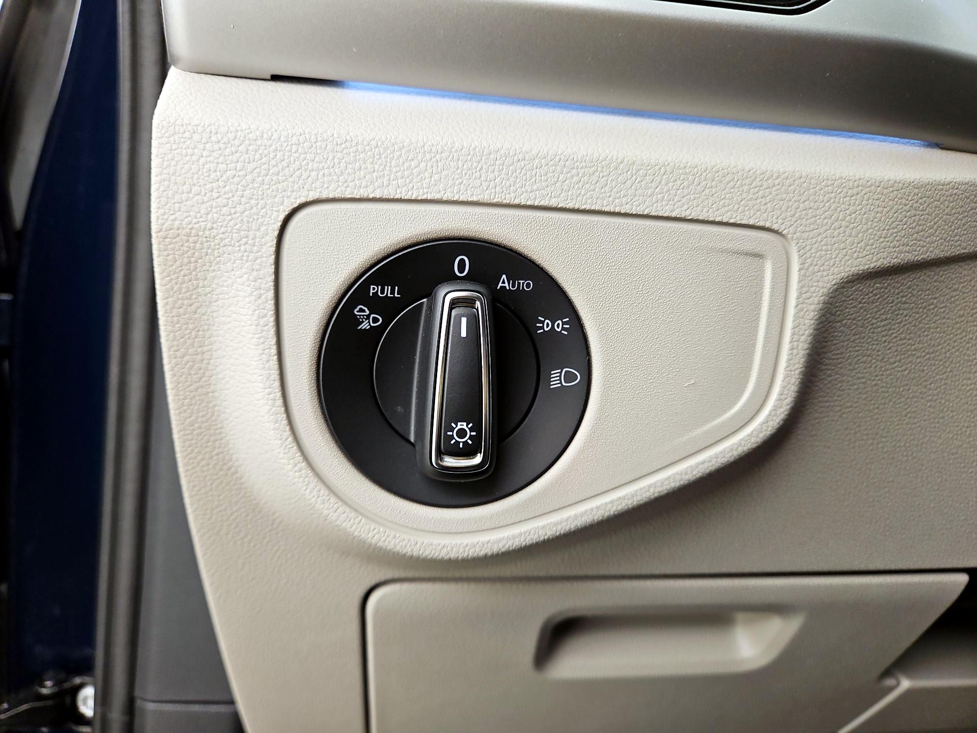 Thumbnail: 2022 Volkswagen Atlas - 13