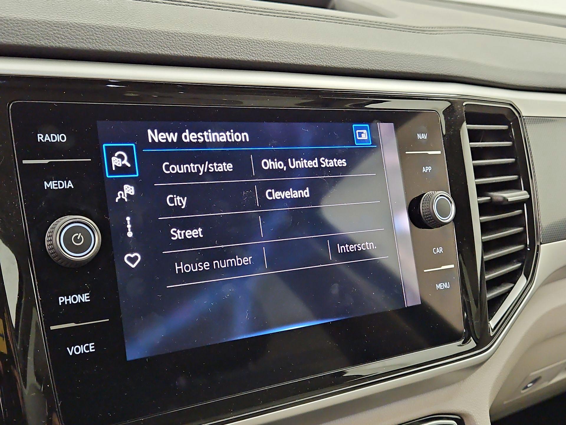 Thumbnail: 2022 Volkswagen Atlas - 14