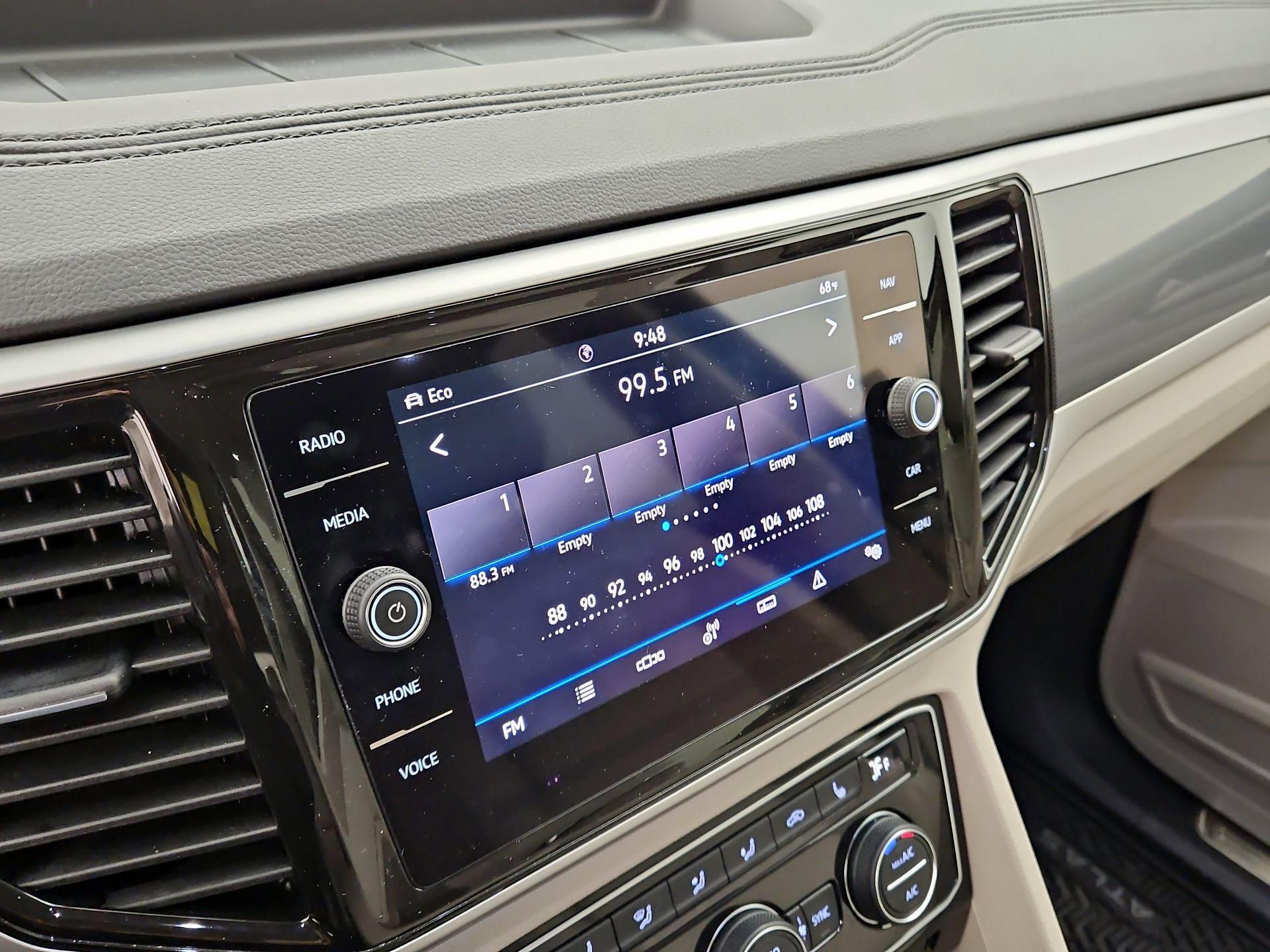 Thumbnail: 2022 Volkswagen Atlas - 16