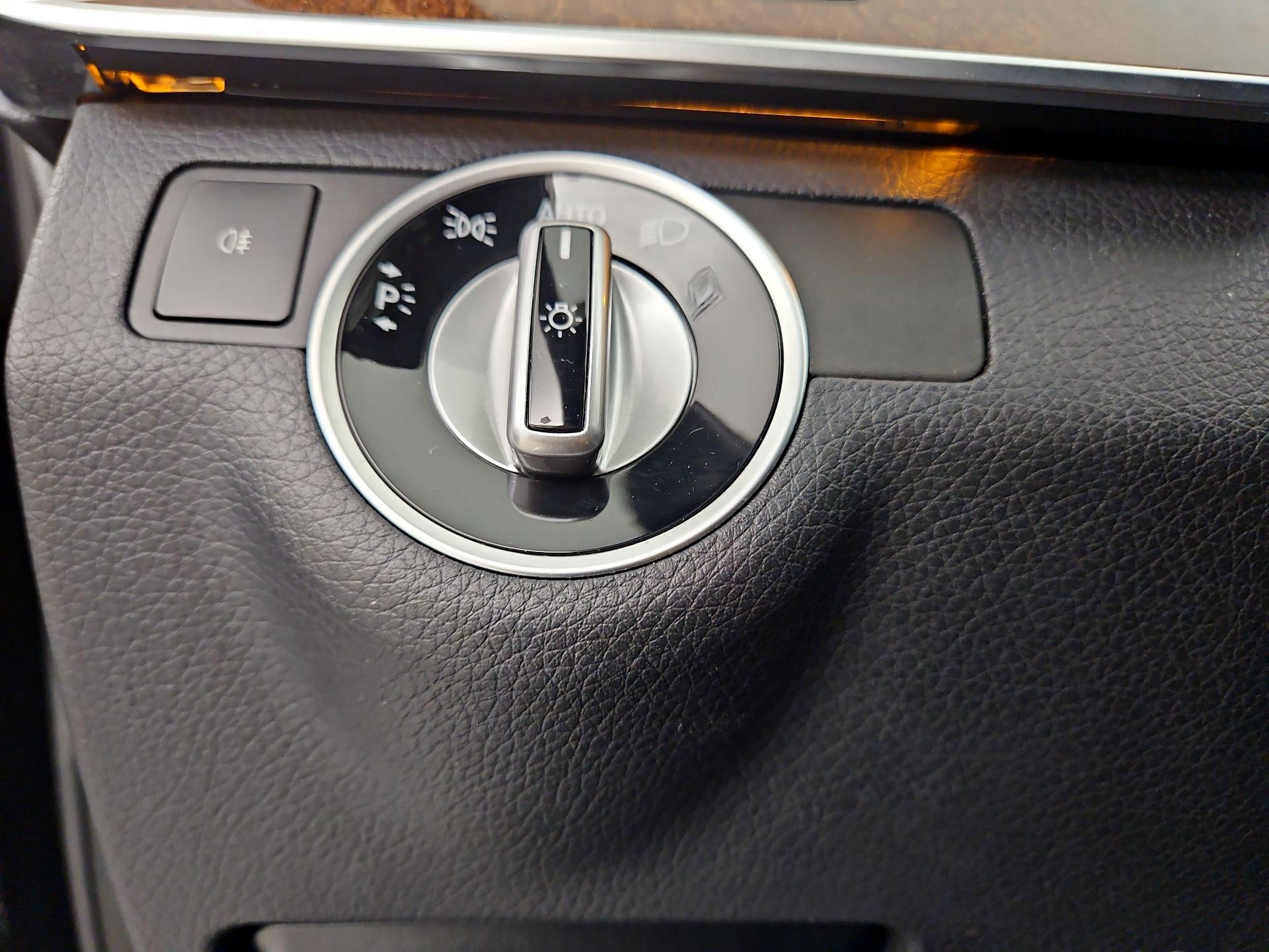 Thumbnail: 2015 Mercedes-Benz E-Class - 13