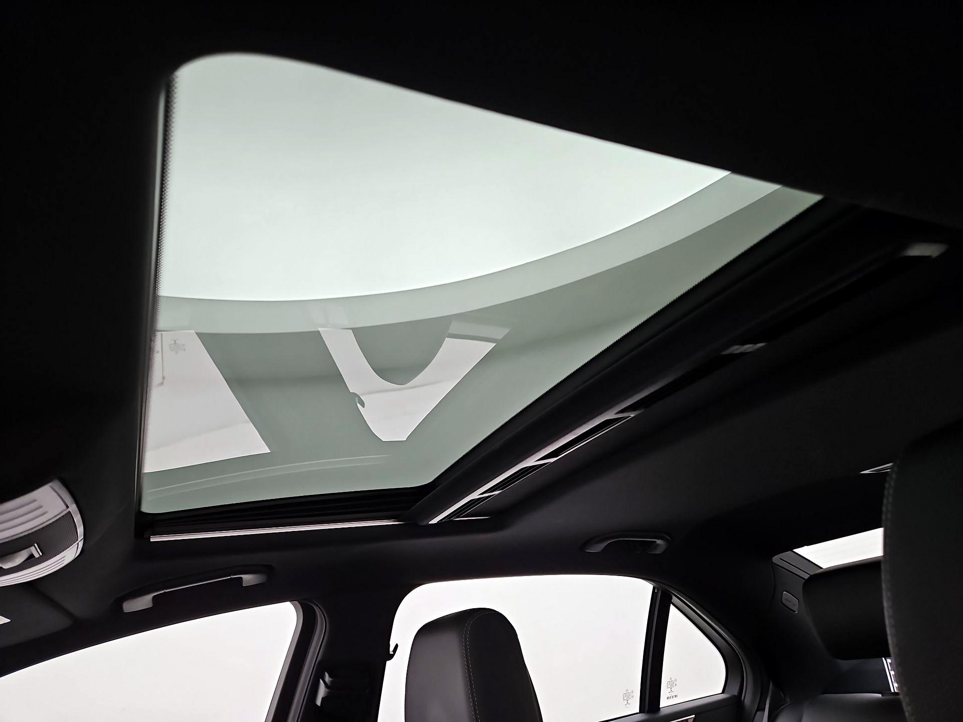 Thumbnail: 2015 Mercedes-Benz E-Class - 20