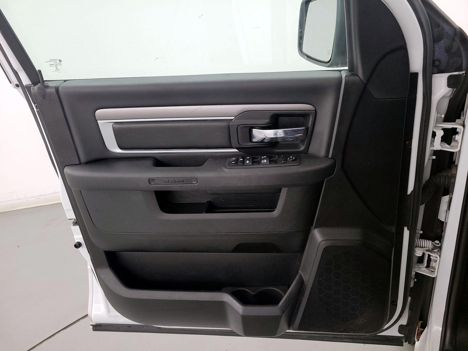 Thumbnail: 2022 RAM 1500 Classic - 12