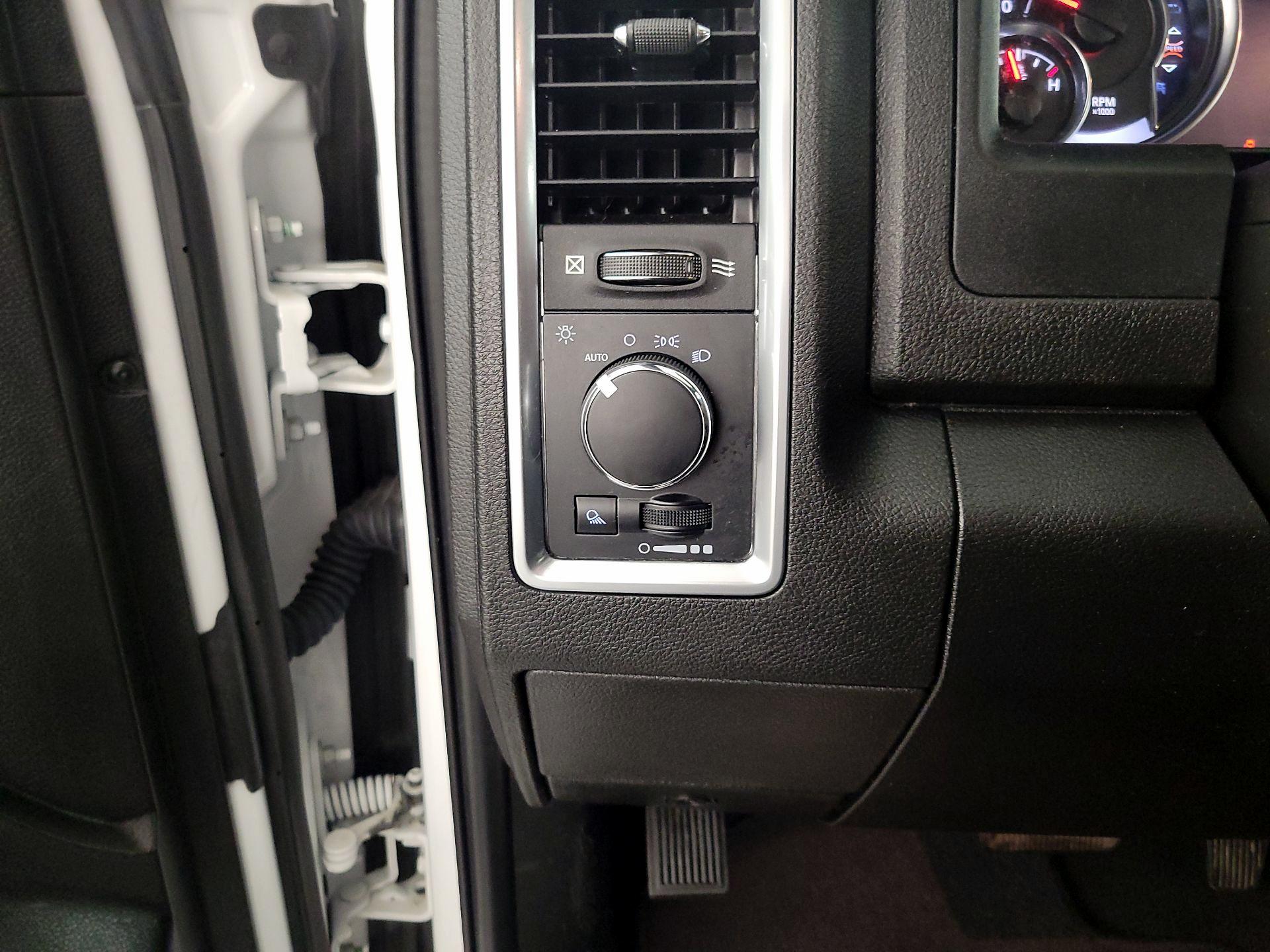 Thumbnail: 2022 RAM 1500 Classic - 13