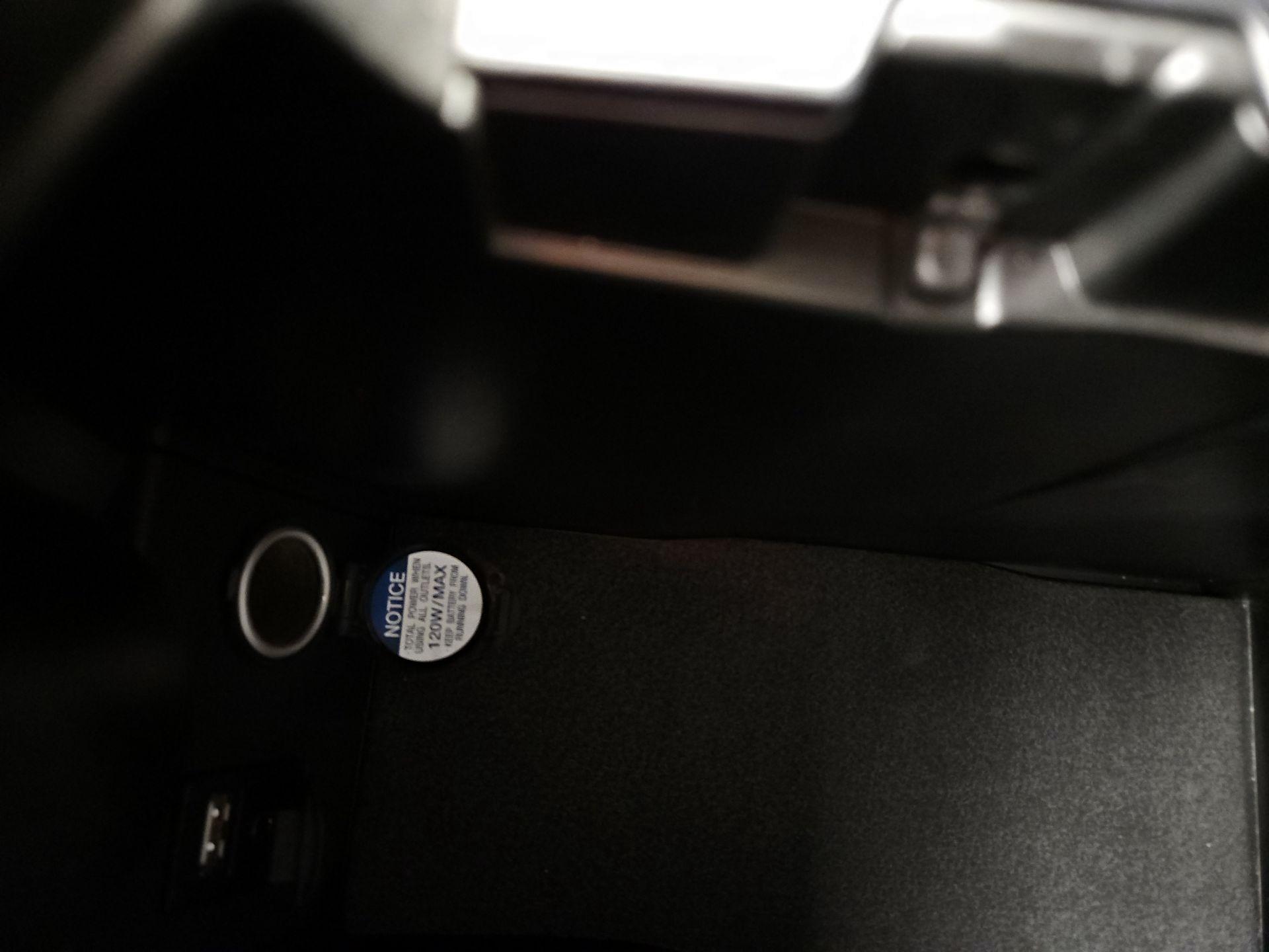 Thumbnail: 2014 Toyota Prius - 19