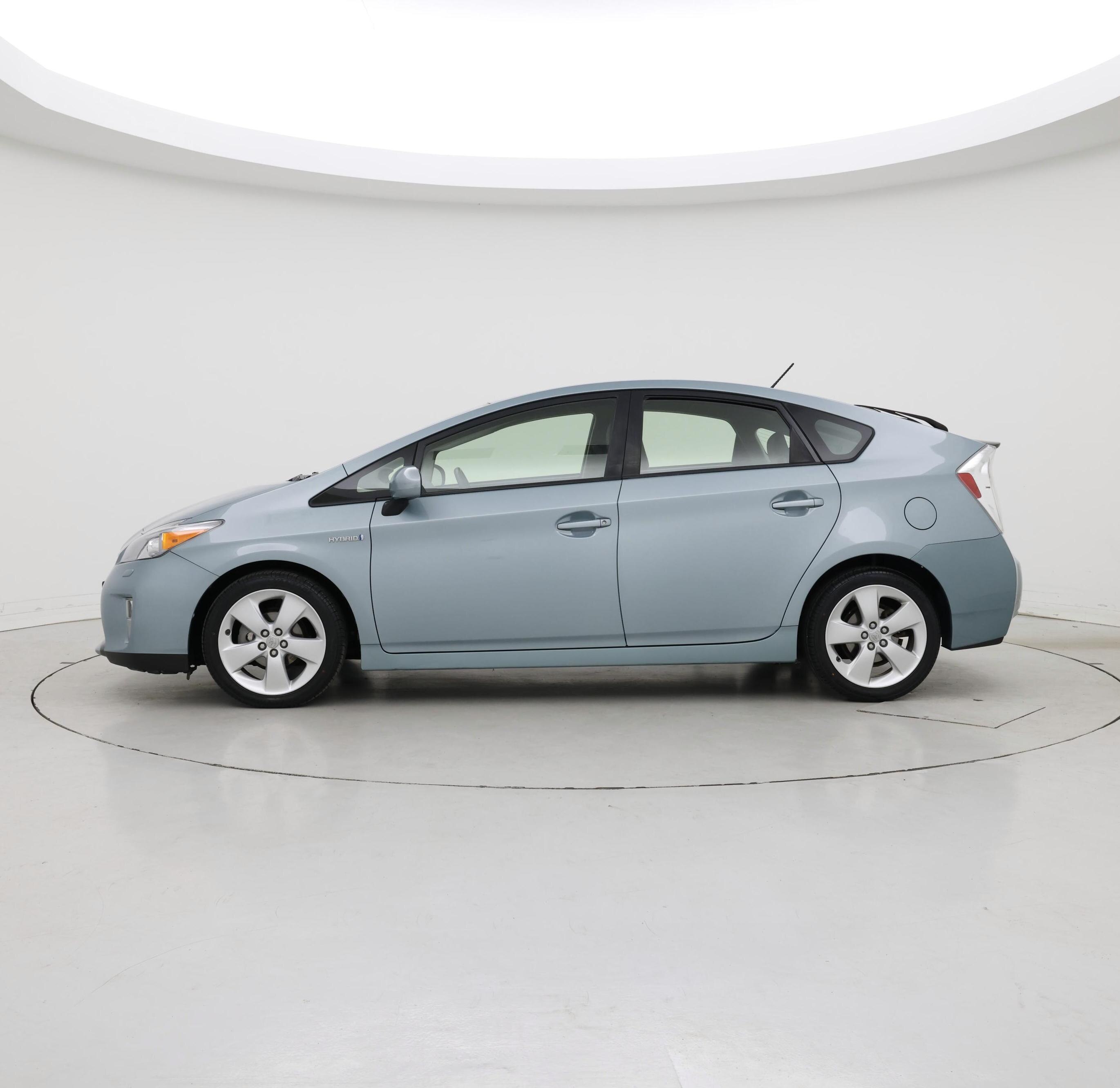 Thumbnail: 2014 Toyota Prius - 3