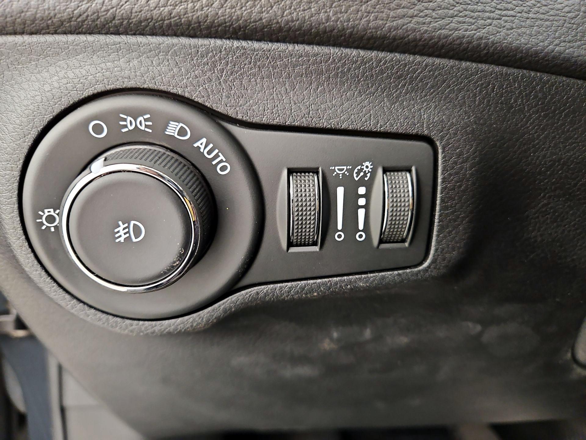 Thumbnail: 2018 Jeep Compass - 13