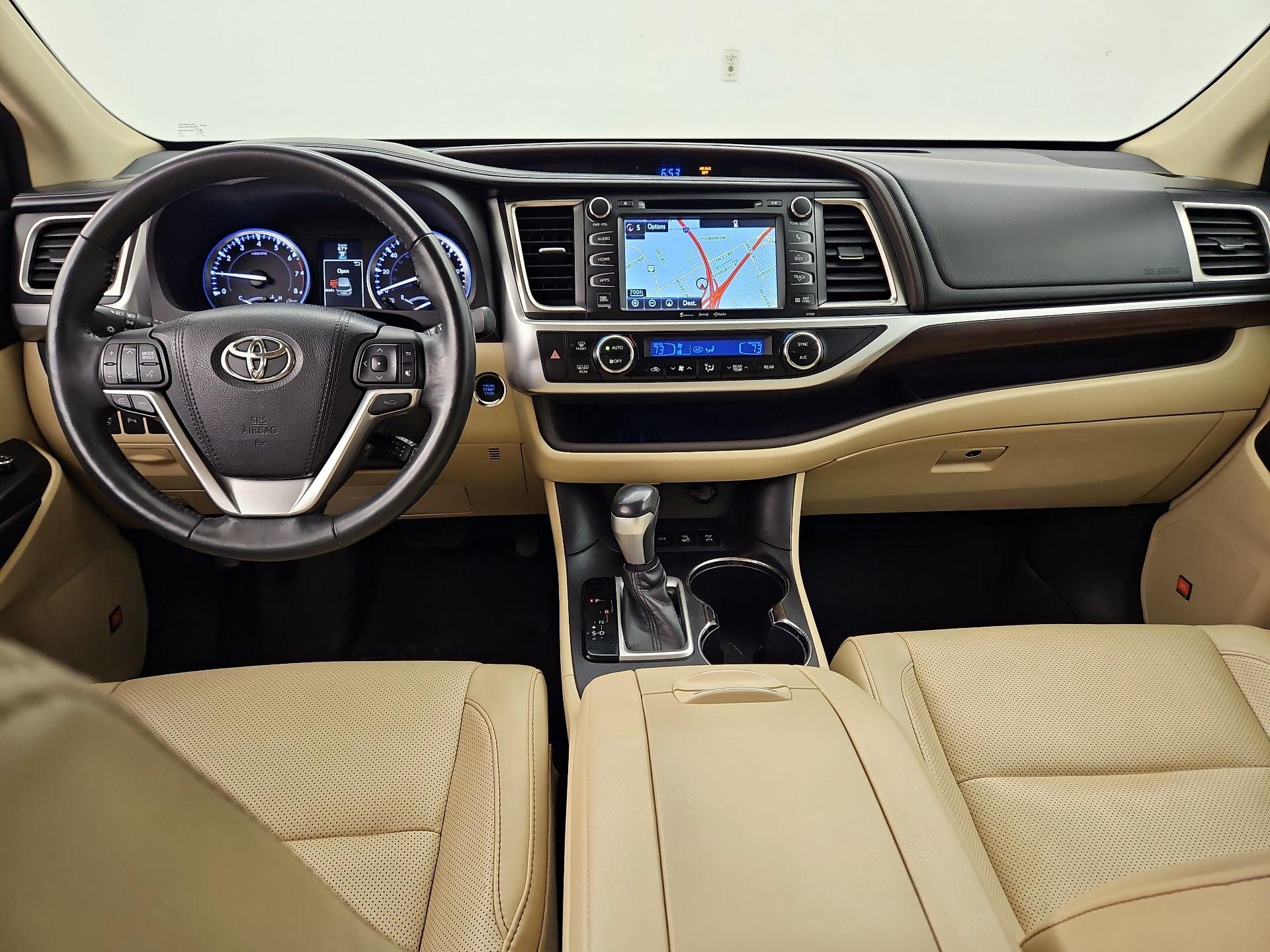 Thumbnail: 2016 Toyota Highlander - 9