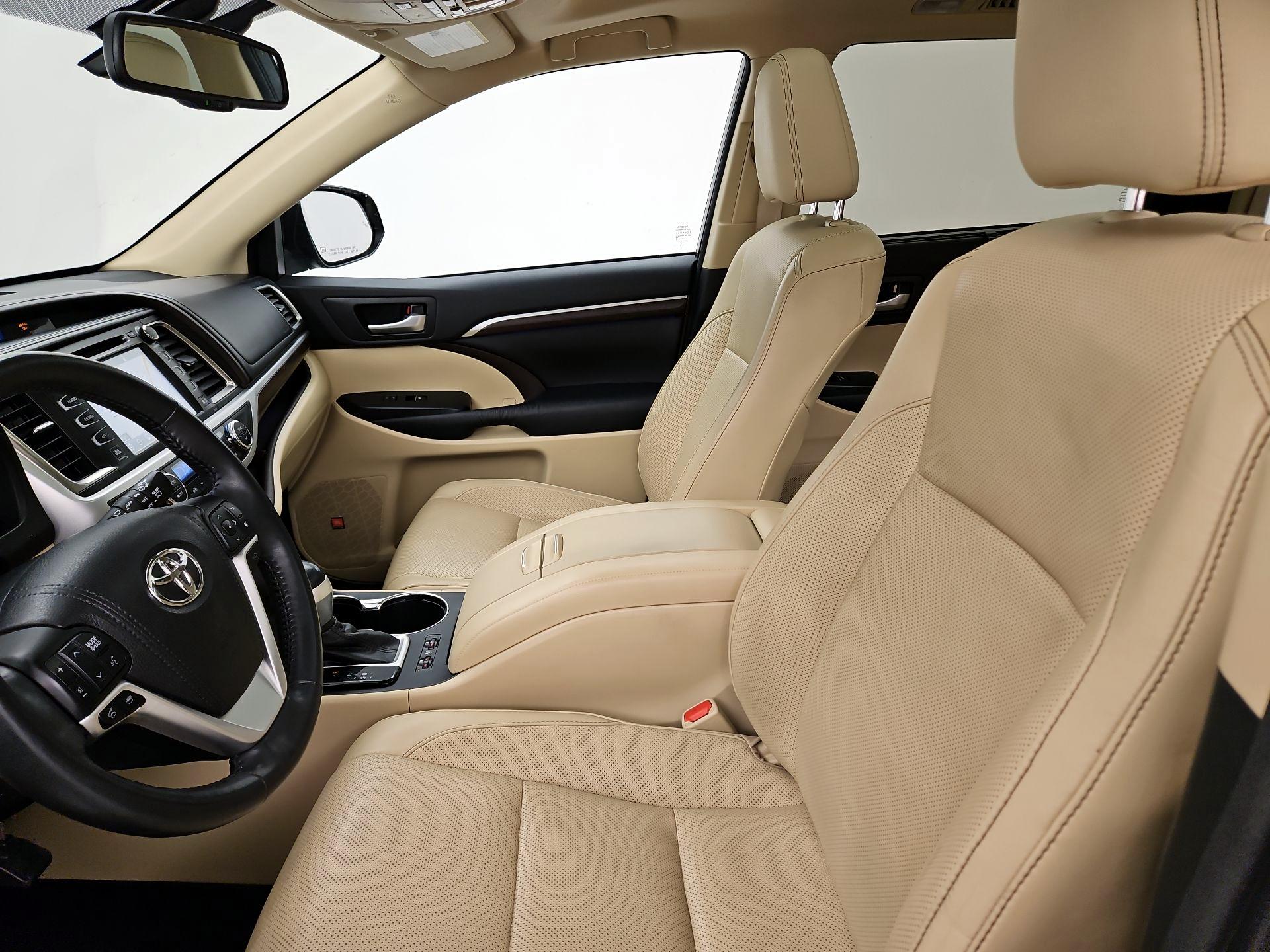 Thumbnail: 2016 Toyota Highlander - 11