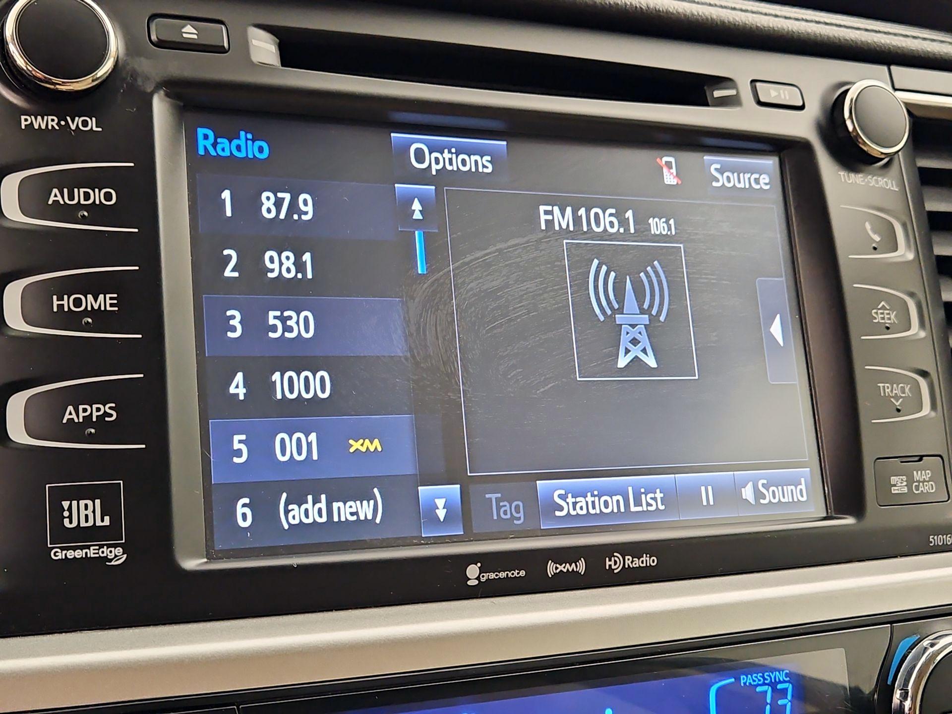 Thumbnail: 2016 Toyota Highlander - 16