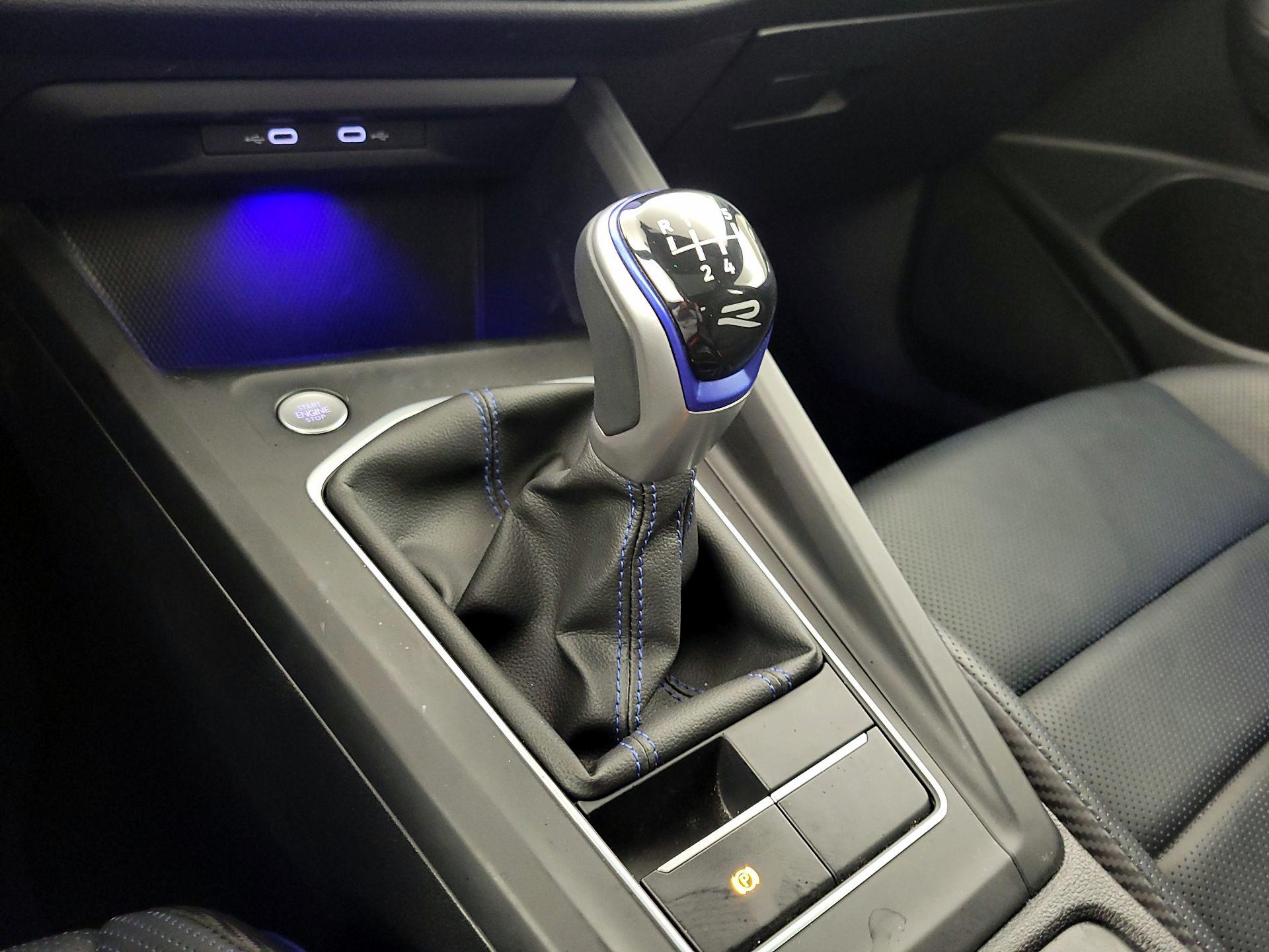 Thumbnail: 2022 Volkswagen Golf - 17