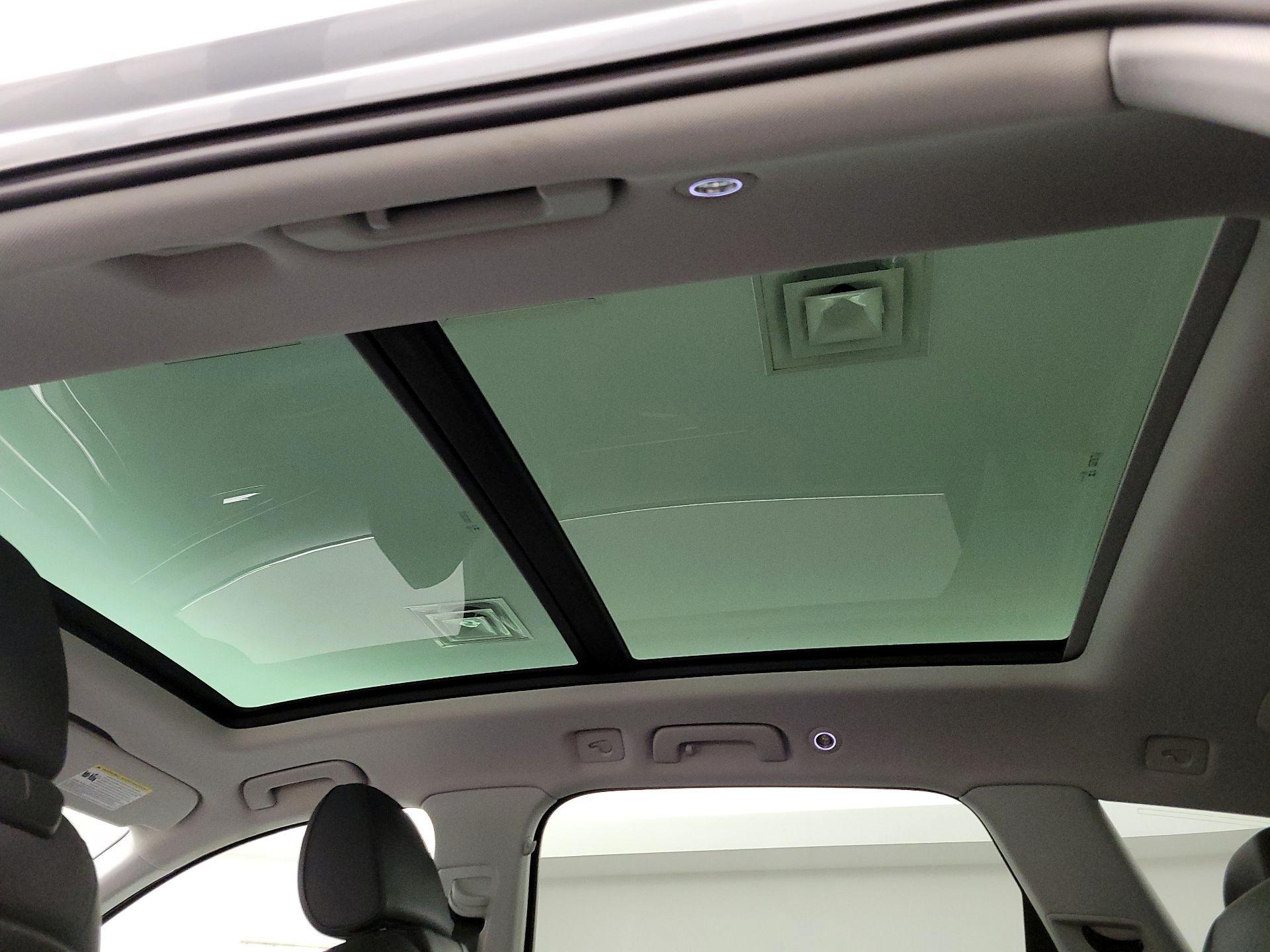 Thumbnail: 2023 Audi Q7 - 20