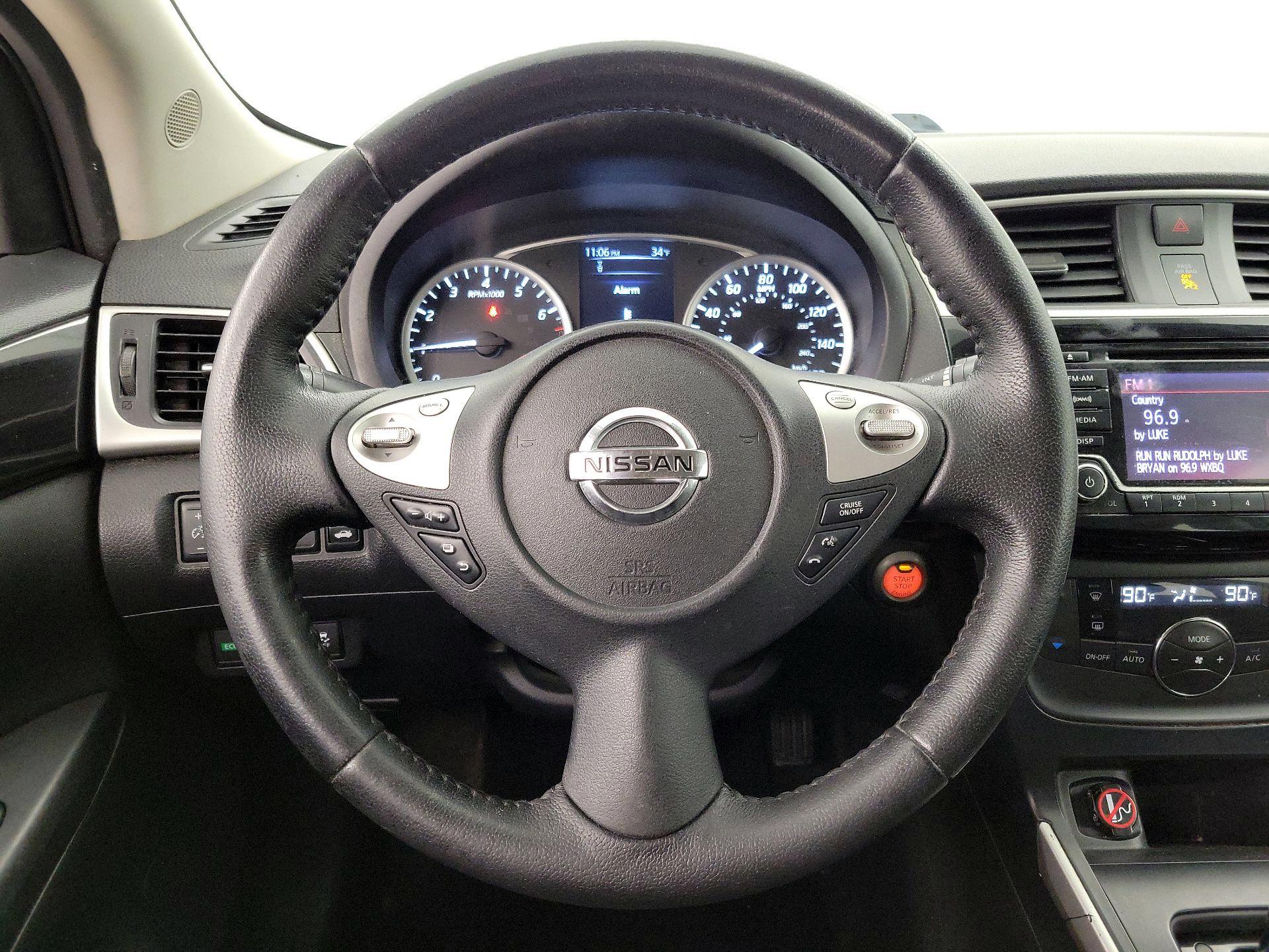 Thumbnail: 2018 Nissan Sentra - 10