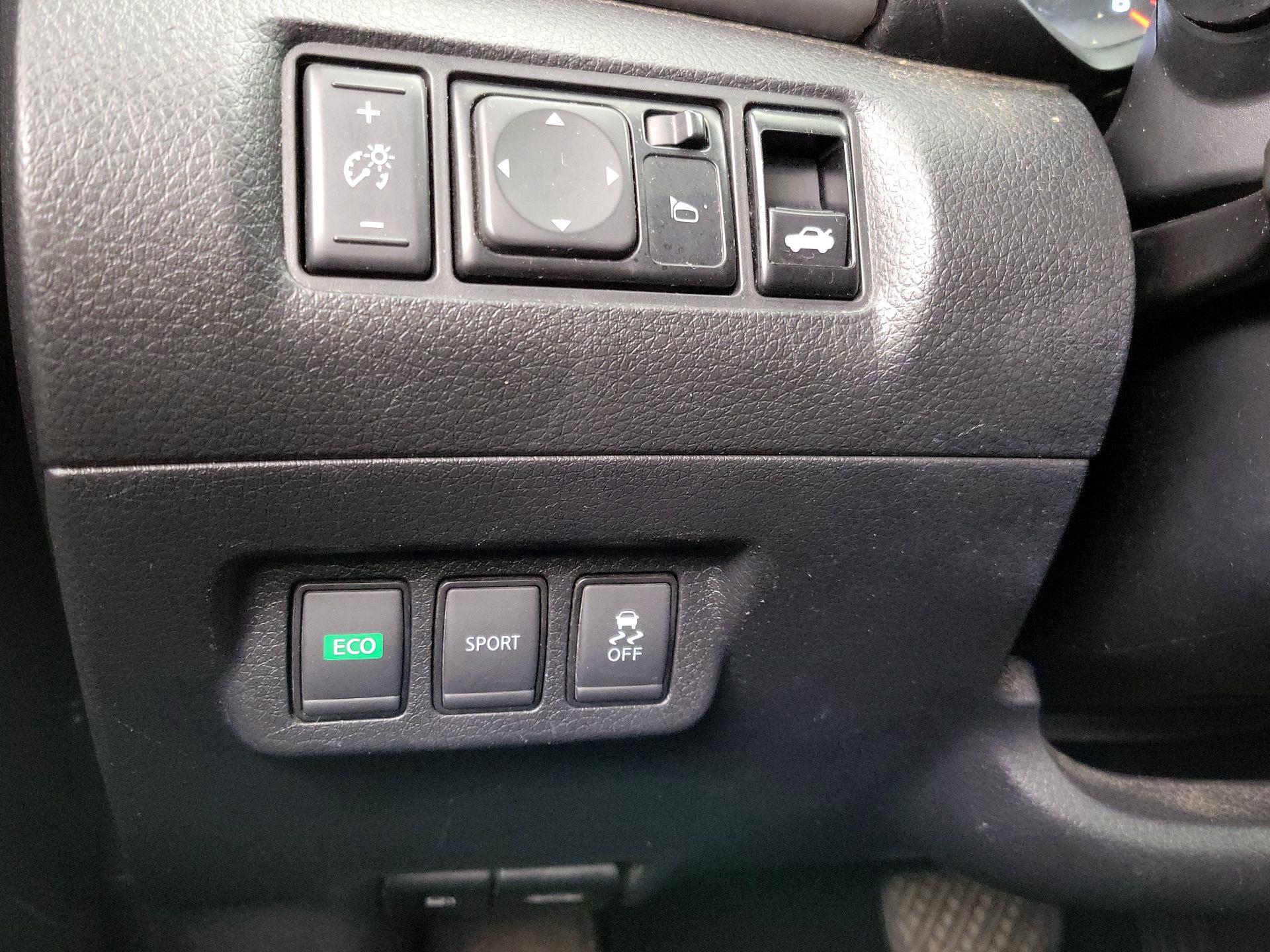 Thumbnail: 2018 Nissan Sentra - 13