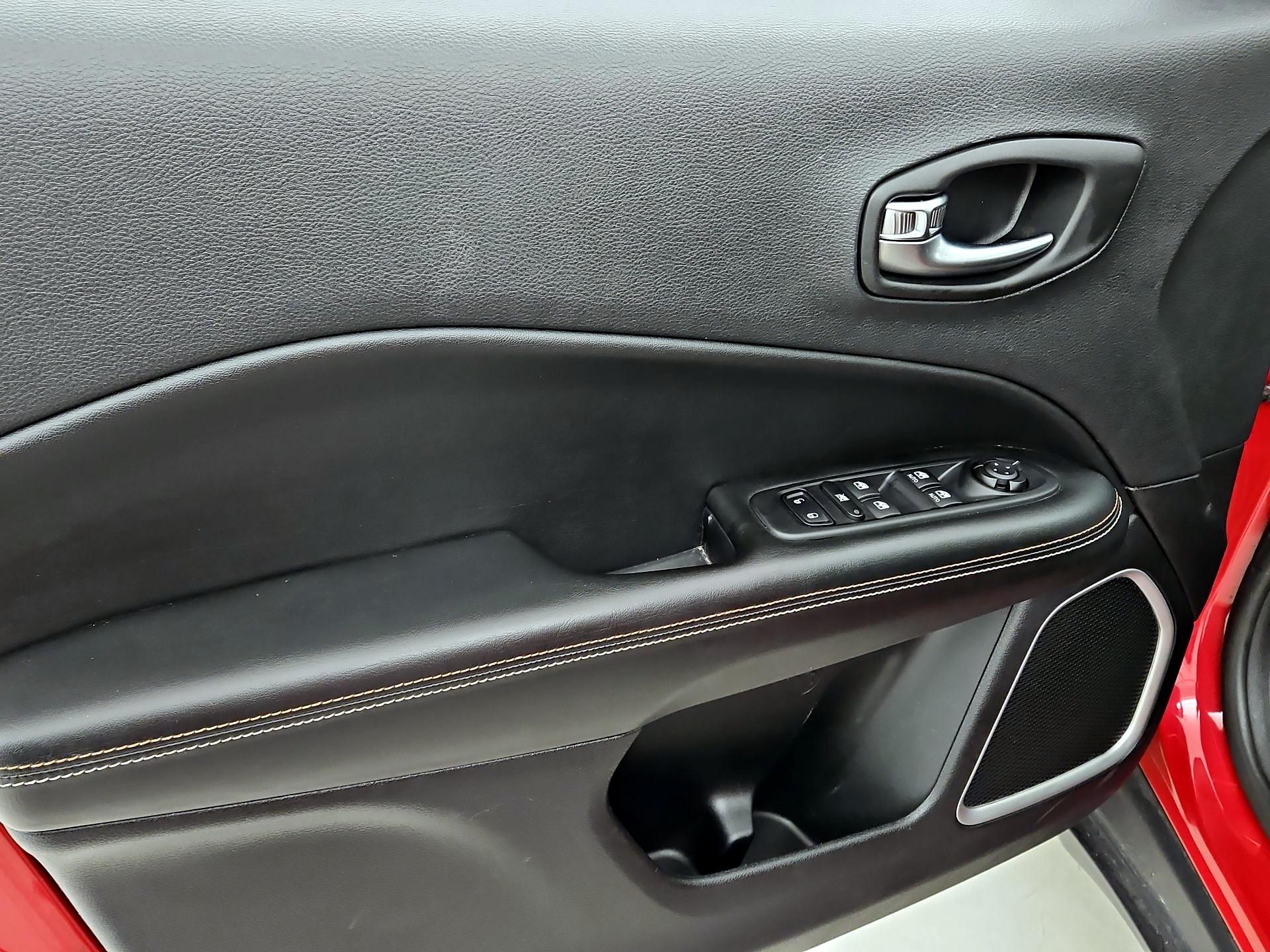 Thumbnail: 2019 Jeep Compass - 12