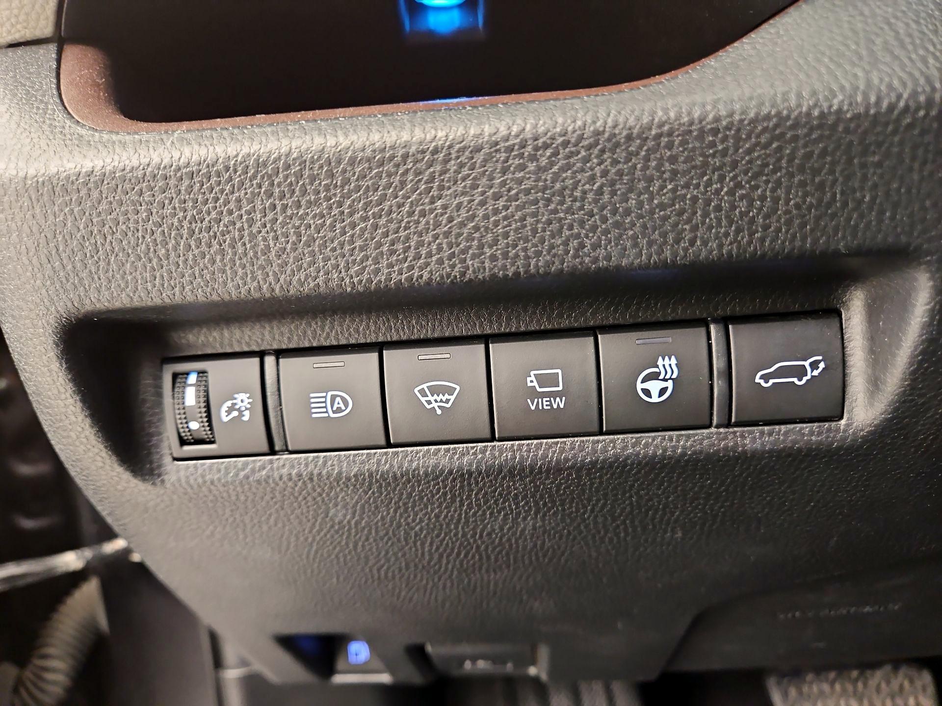 Thumbnail: 2020 Toyota RAV4 - 13