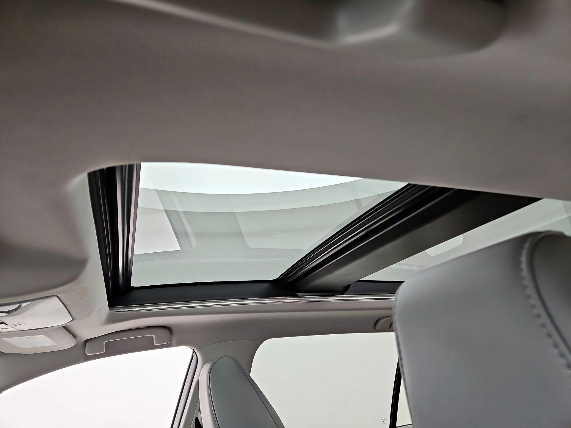 Thumbnail: 2020 Toyota RAV4 - 20