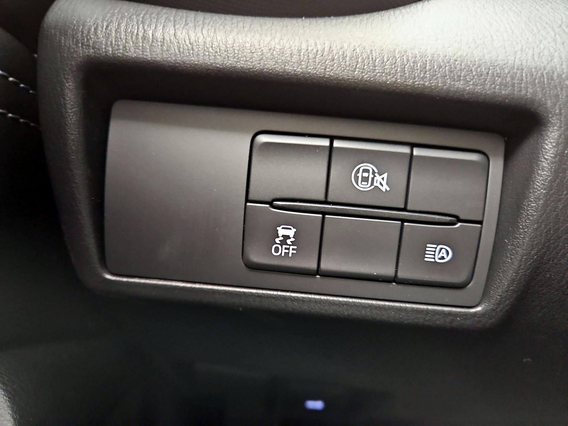 Thumbnail: 2025 Mazda MX-5 Miata - 13