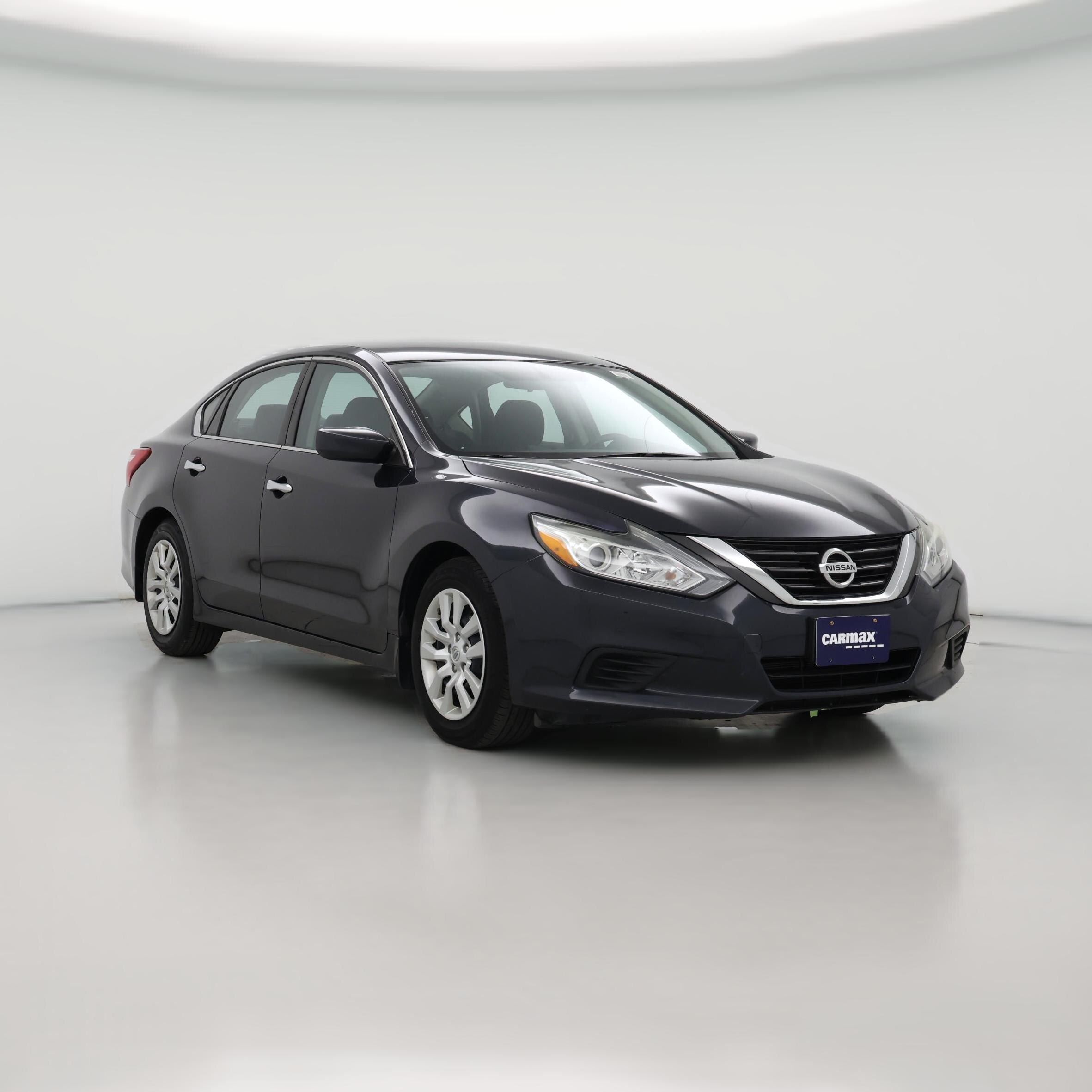 Thumbnail: 2017 Nissan Altima - 1