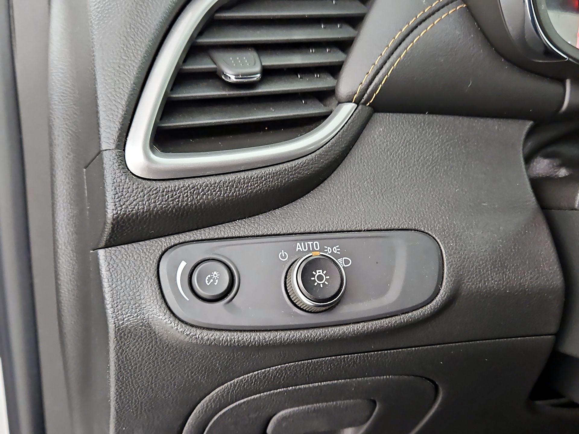 Thumbnail: 2019 Chevrolet Trax - 13