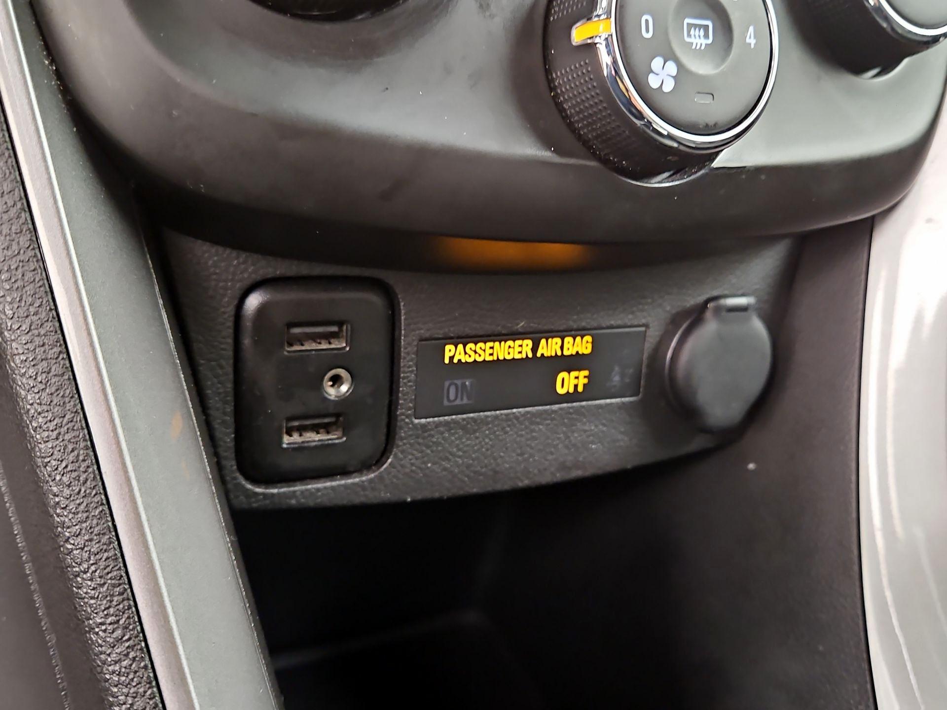 Thumbnail: 2019 Chevrolet Trax - 18