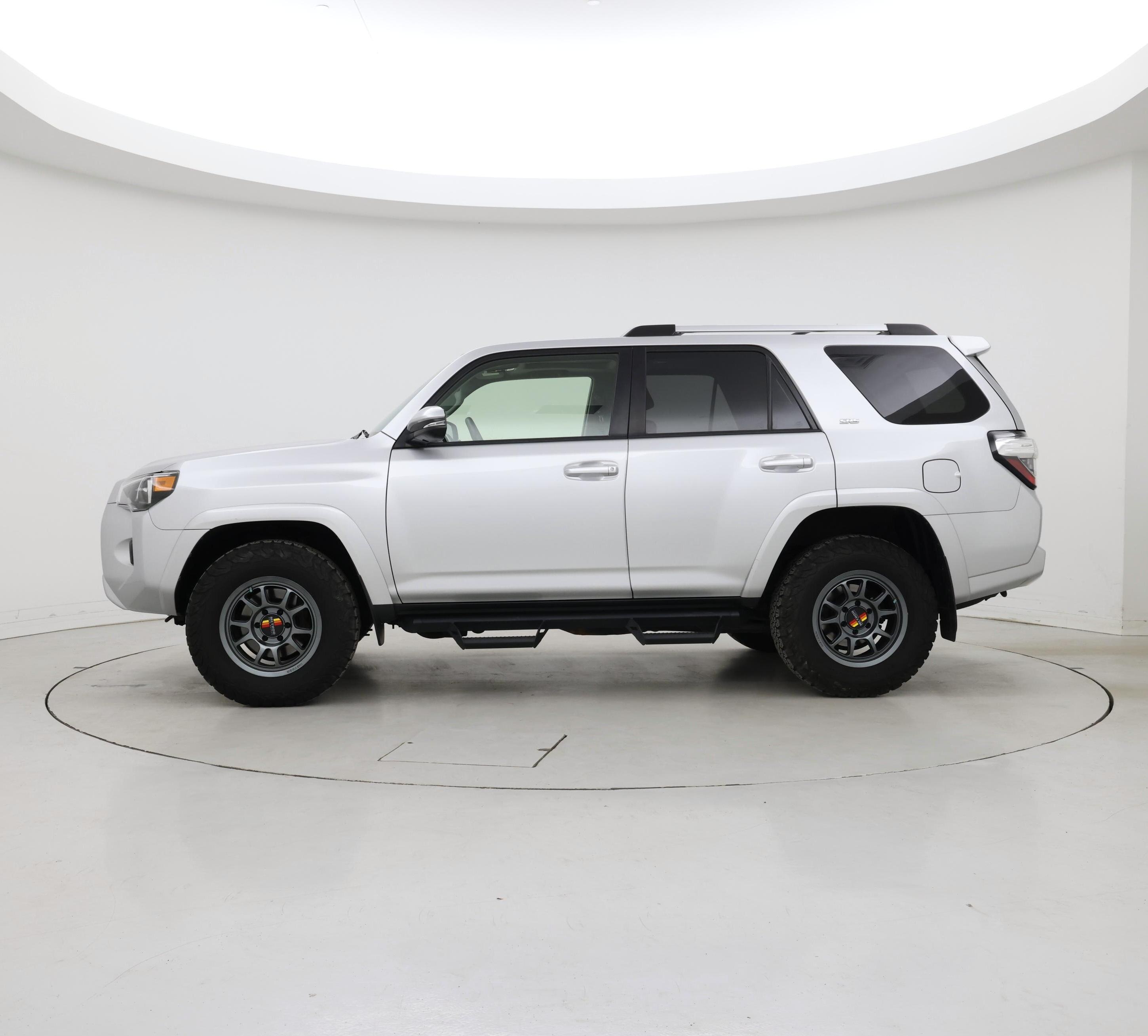 Thumbnail: 2019 Toyota 4Runner - 3