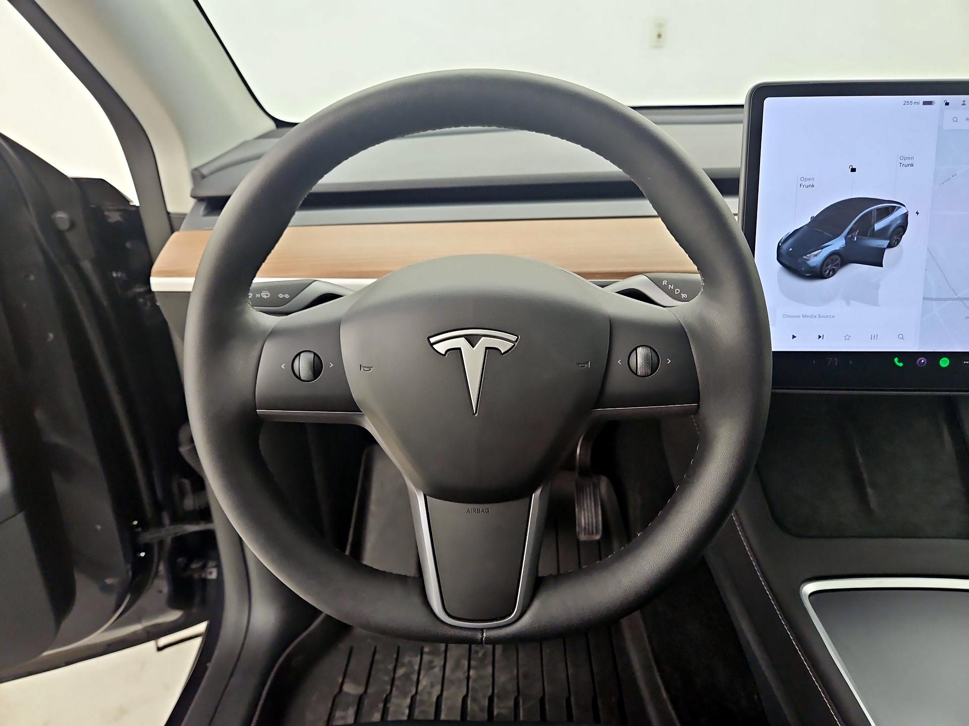 Thumbnail: 2025 Tesla Model Y - 10