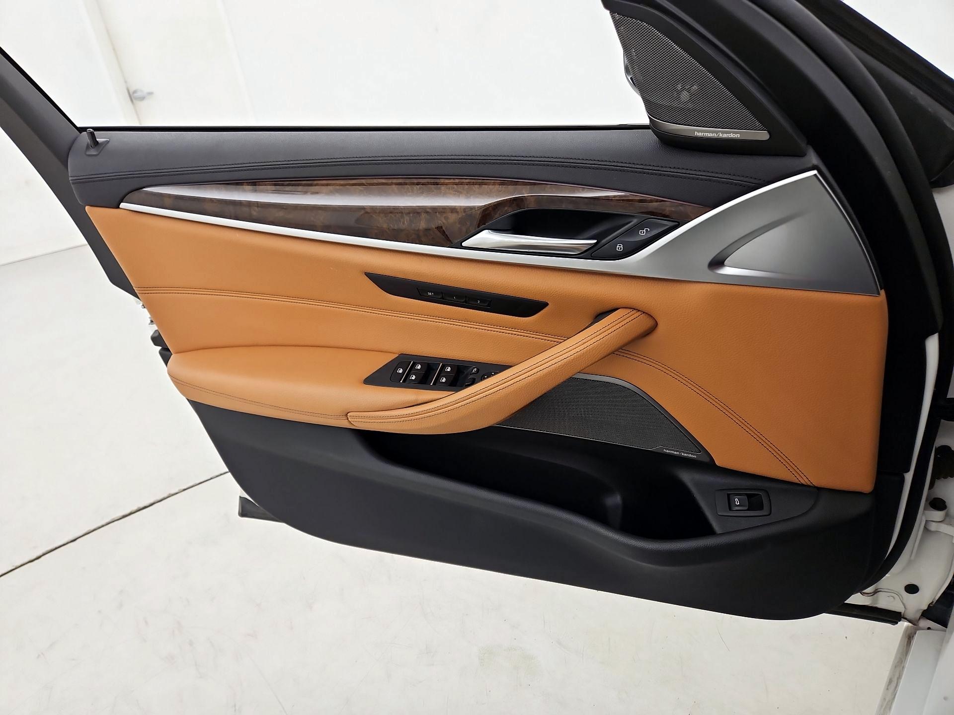 Thumbnail: 2020 BMW 5 Series - 12