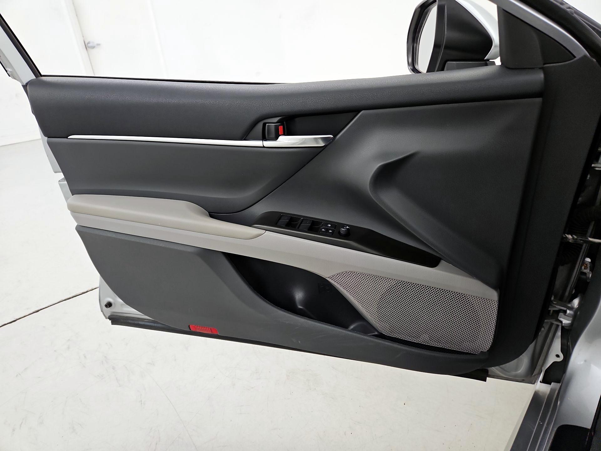 Thumbnail: 2023 Toyota Camry - 12