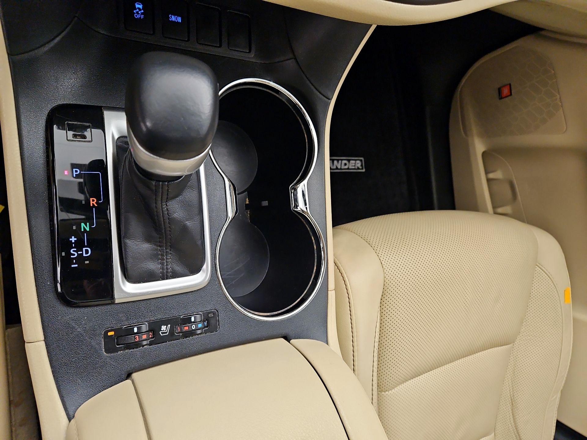 Thumbnail: 2014 Toyota Highlander - 18