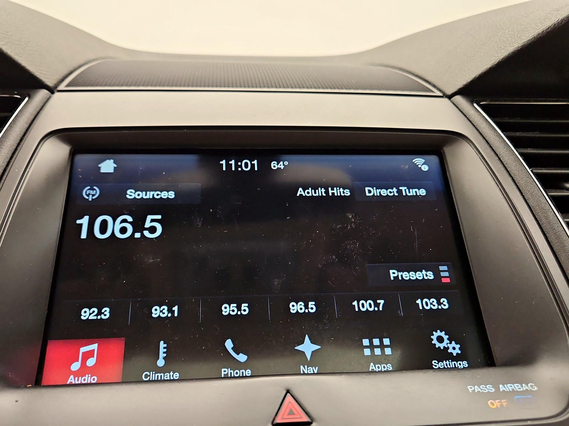 Thumbnail: 2016 Ford Taurus - 16