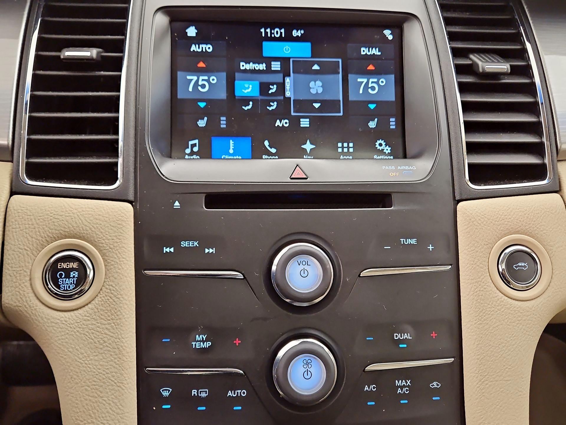 Thumbnail: 2016 Ford Taurus - 17