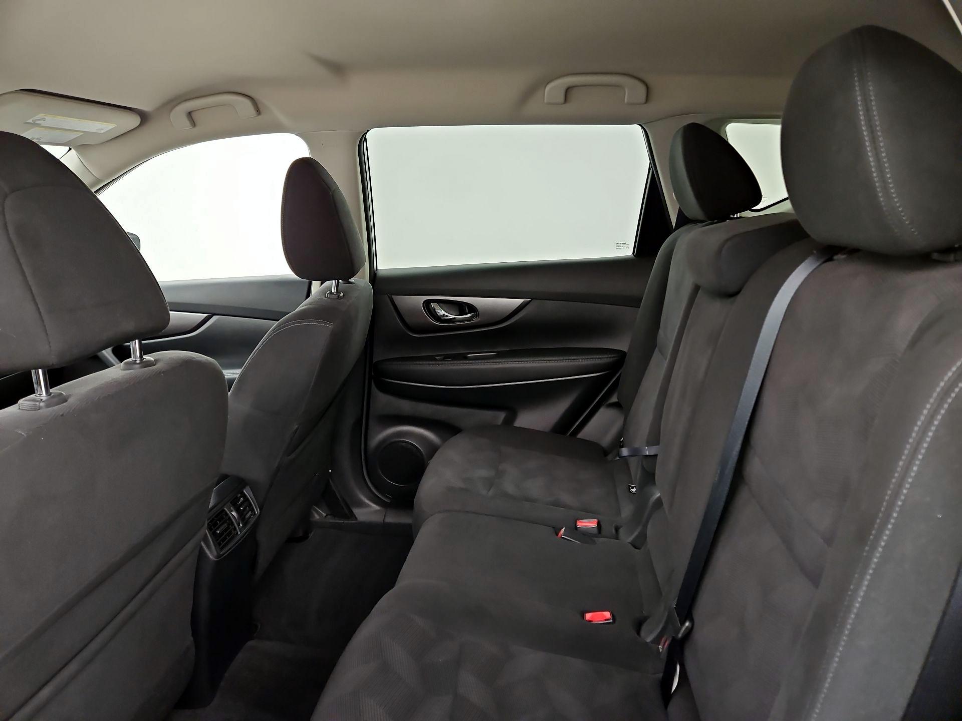 Thumbnail: 2015 Nissan Rogue - 19