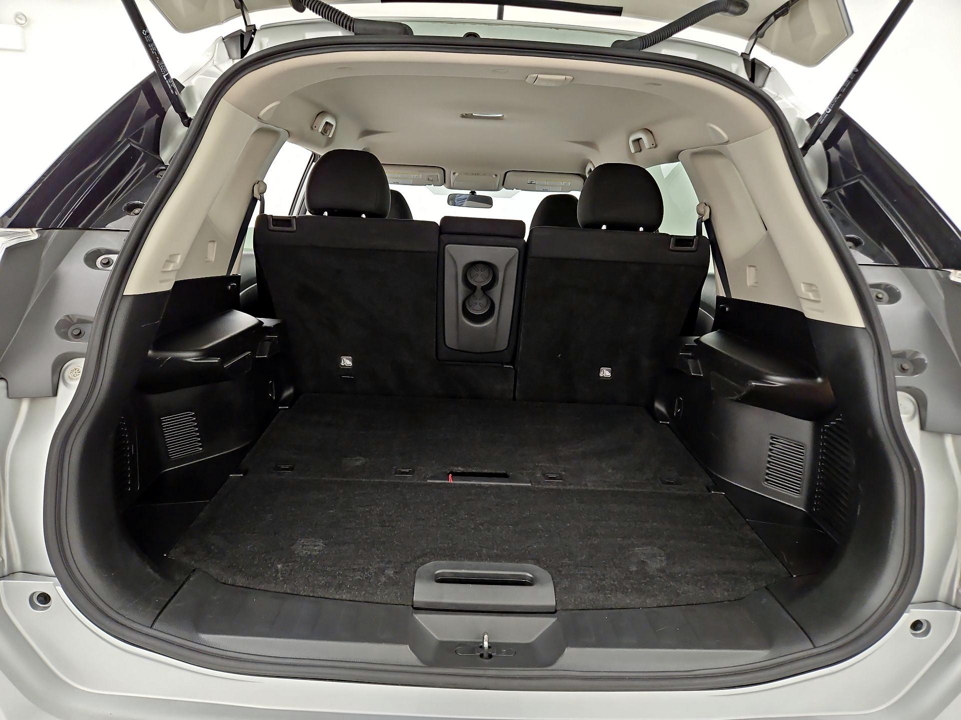 Thumbnail: 2015 Nissan Rogue - 20