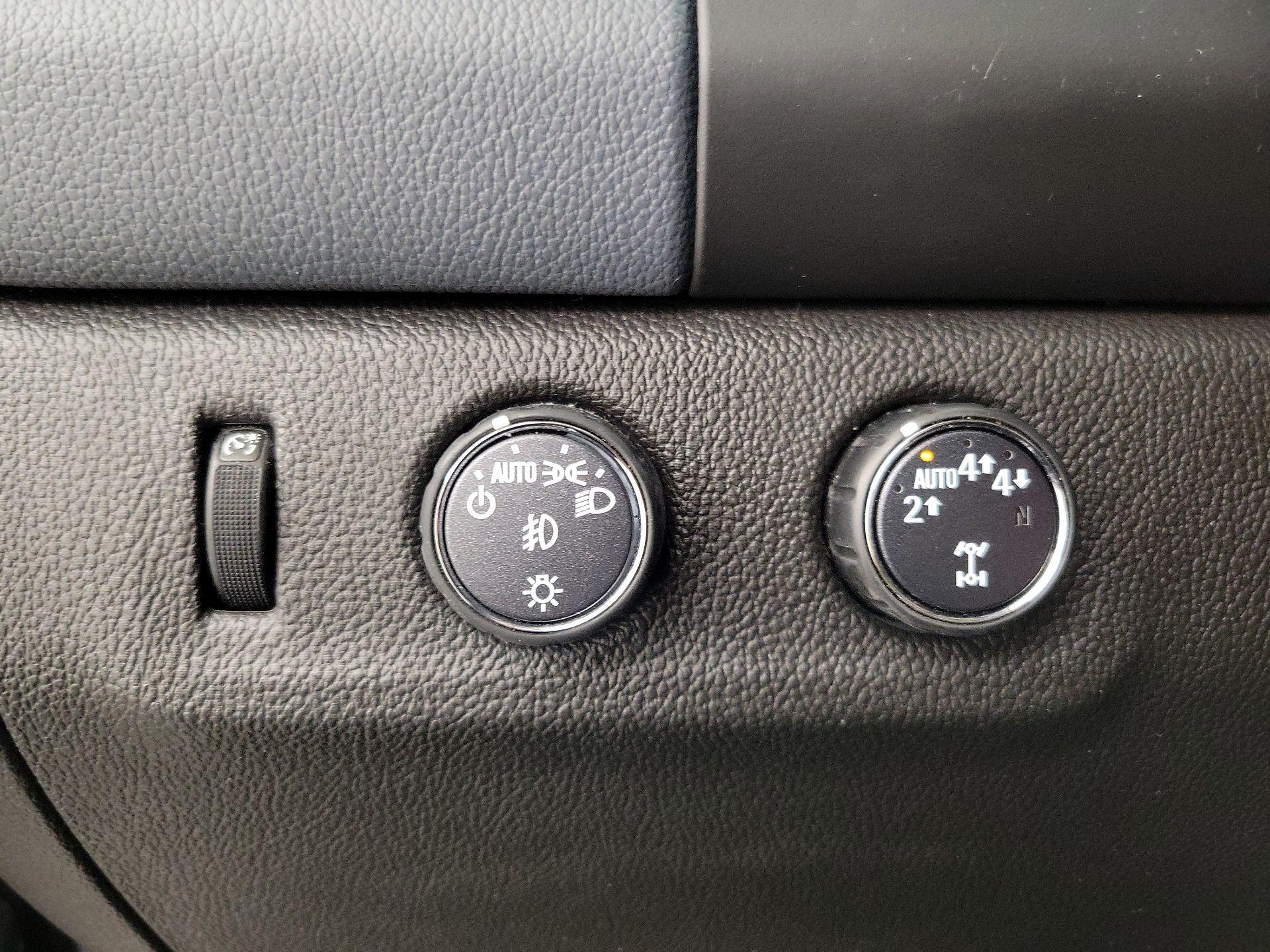 Thumbnail: 2021 Chevrolet Colorado - 13