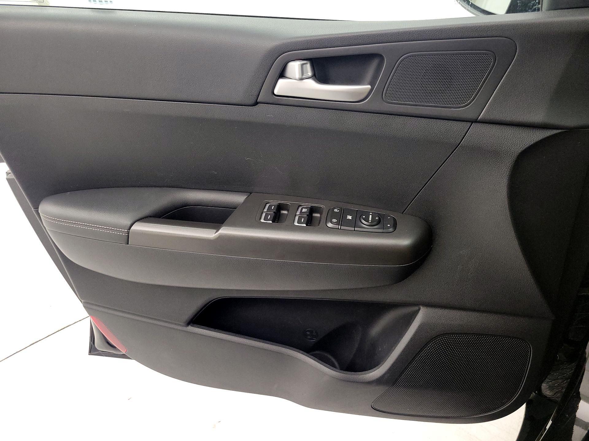 Thumbnail: 2018 Kia Sportage - 12