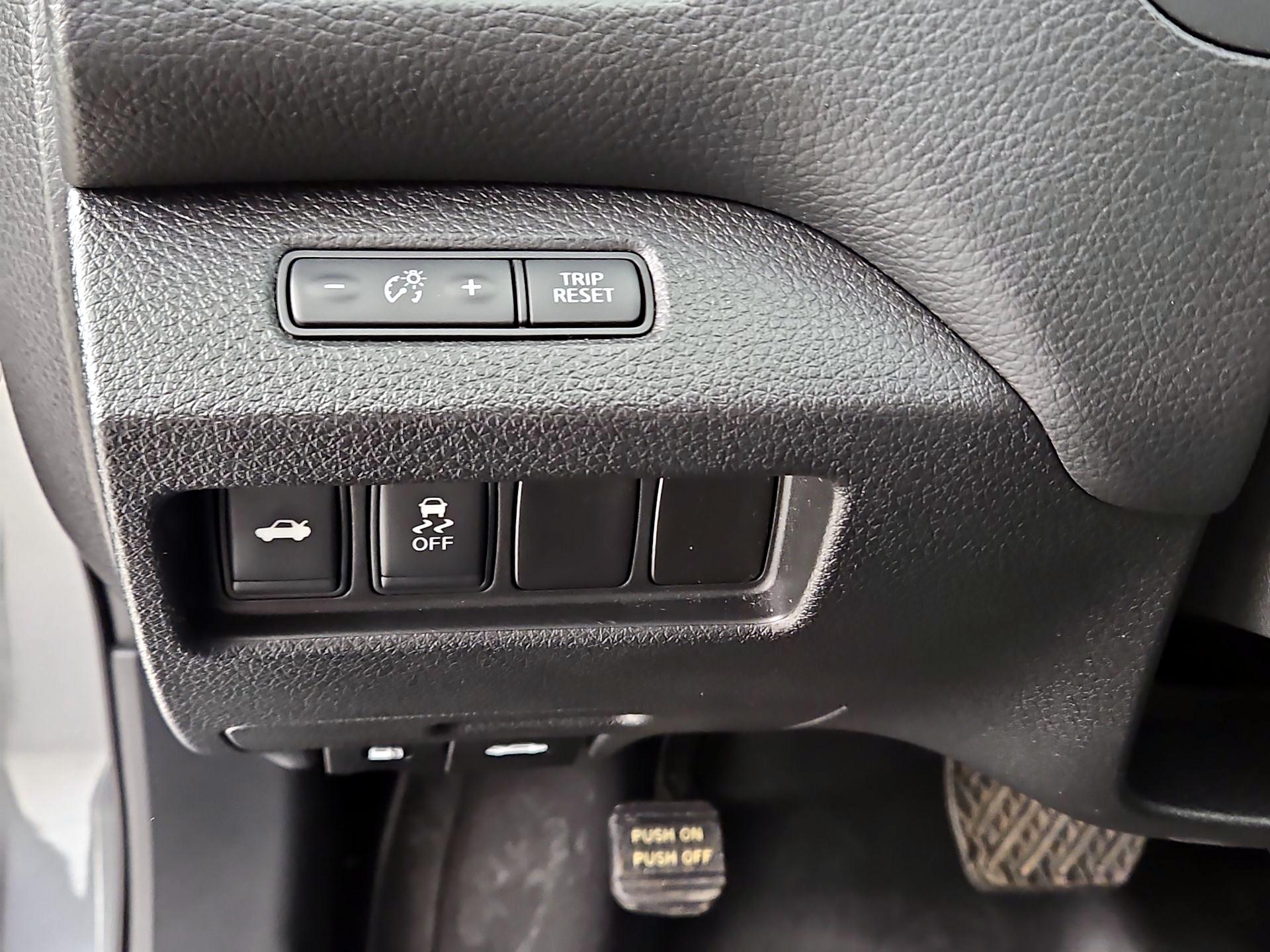 Thumbnail: 2016 Nissan Altima - 13