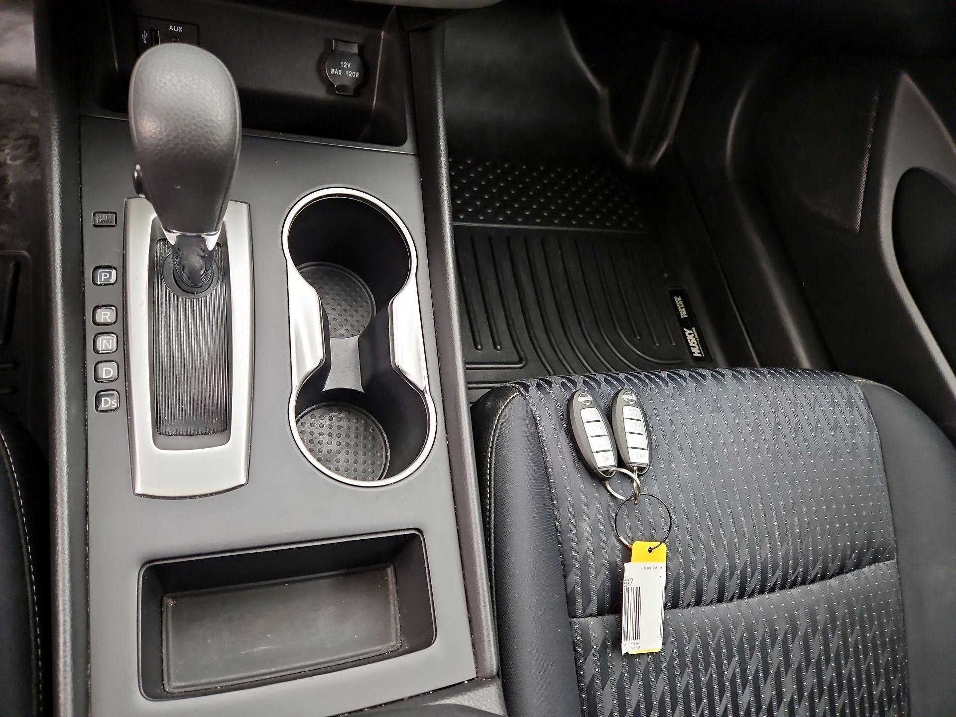 Thumbnail: 2016 Nissan Altima - 17