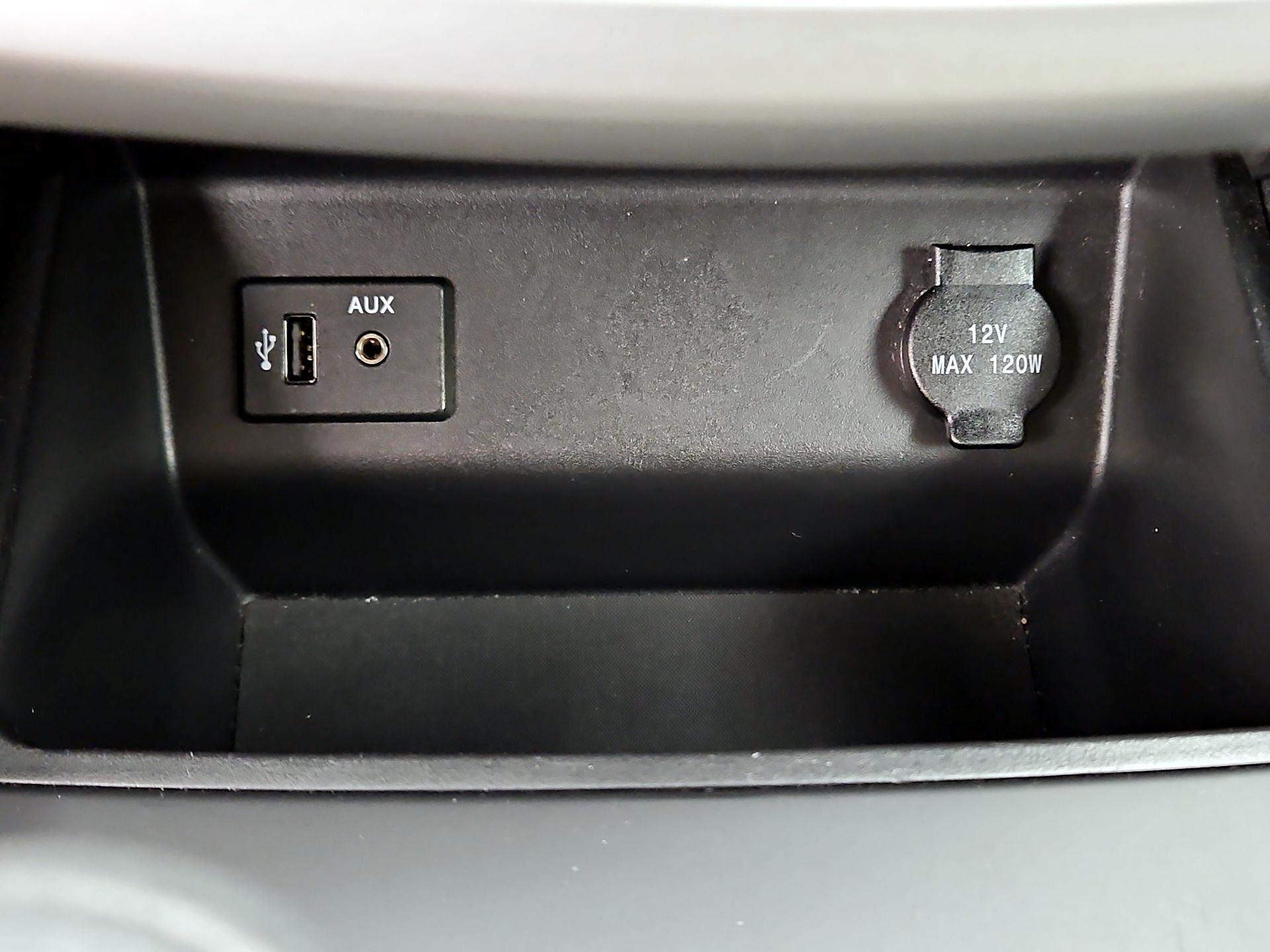 Thumbnail: 2016 Nissan Altima - 18