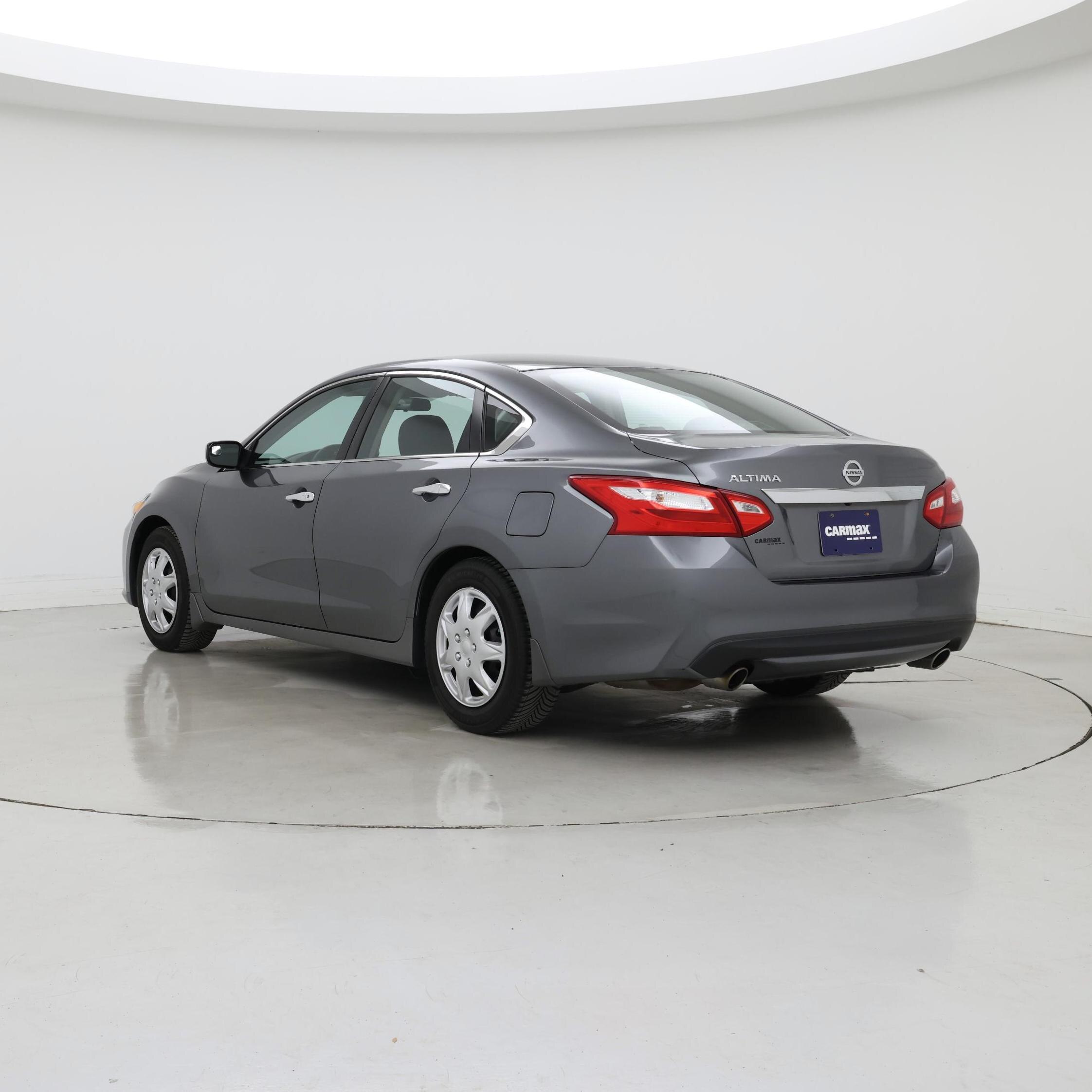 Thumbnail: 2016 Nissan Altima - 2