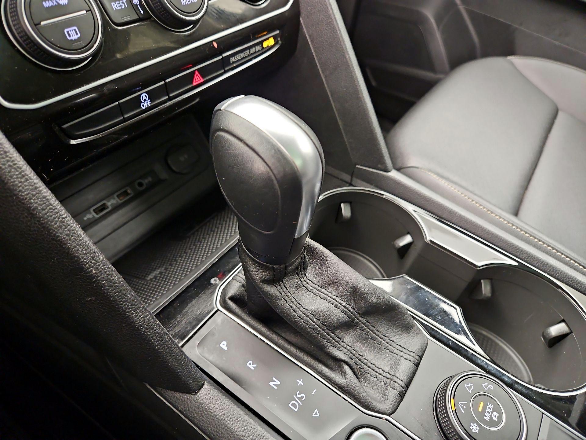 Thumbnail: 2021 Volkswagen Atlas - 18