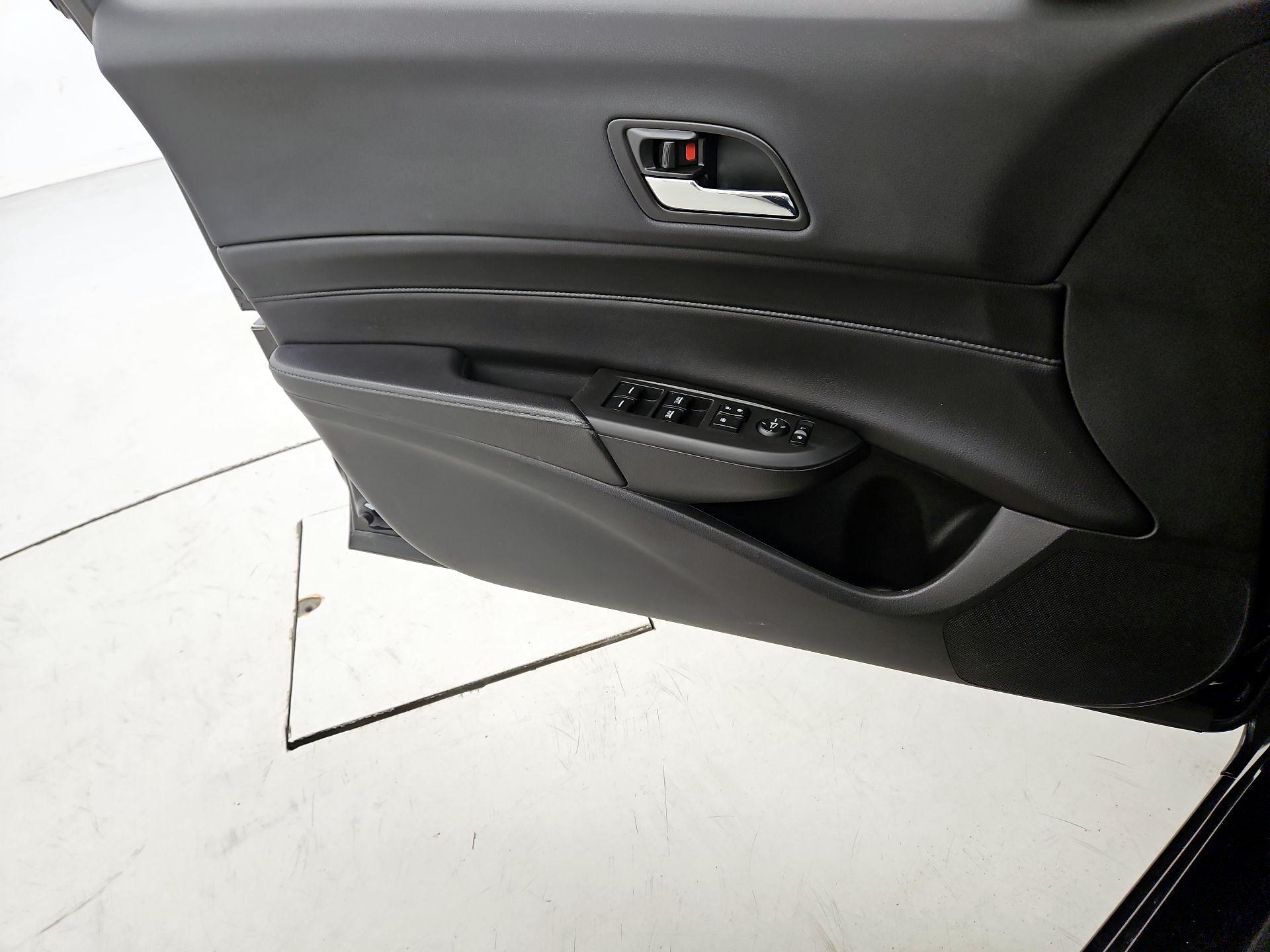 Thumbnail: 2017 Acura ILX - 12